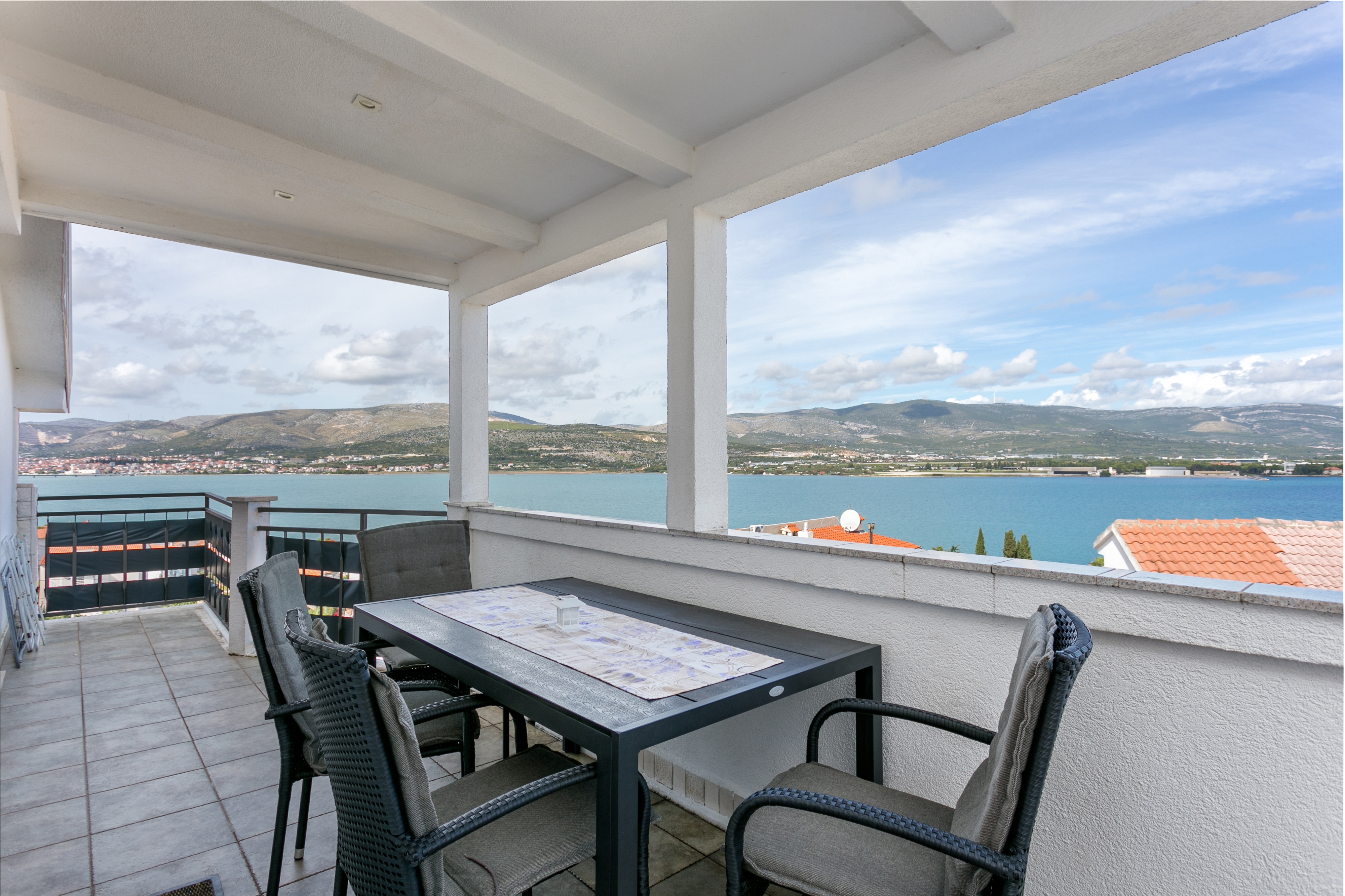 Two bedroom apartment with terrace and sea view Mastrinka, Čiovo (A-4324-b)