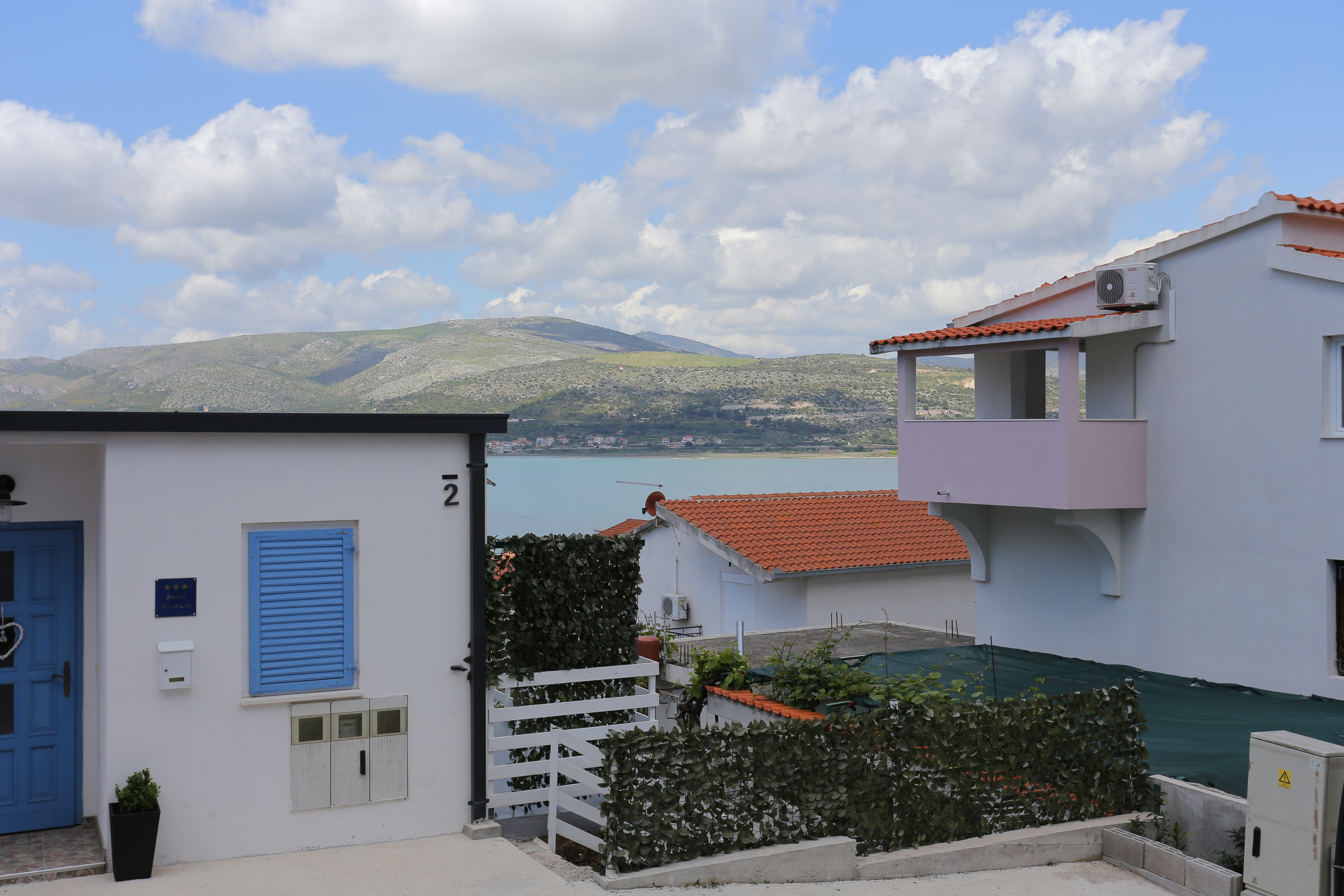 Two bedroom apartment with terrace and sea view Mastrinka, Čiovo  A-c