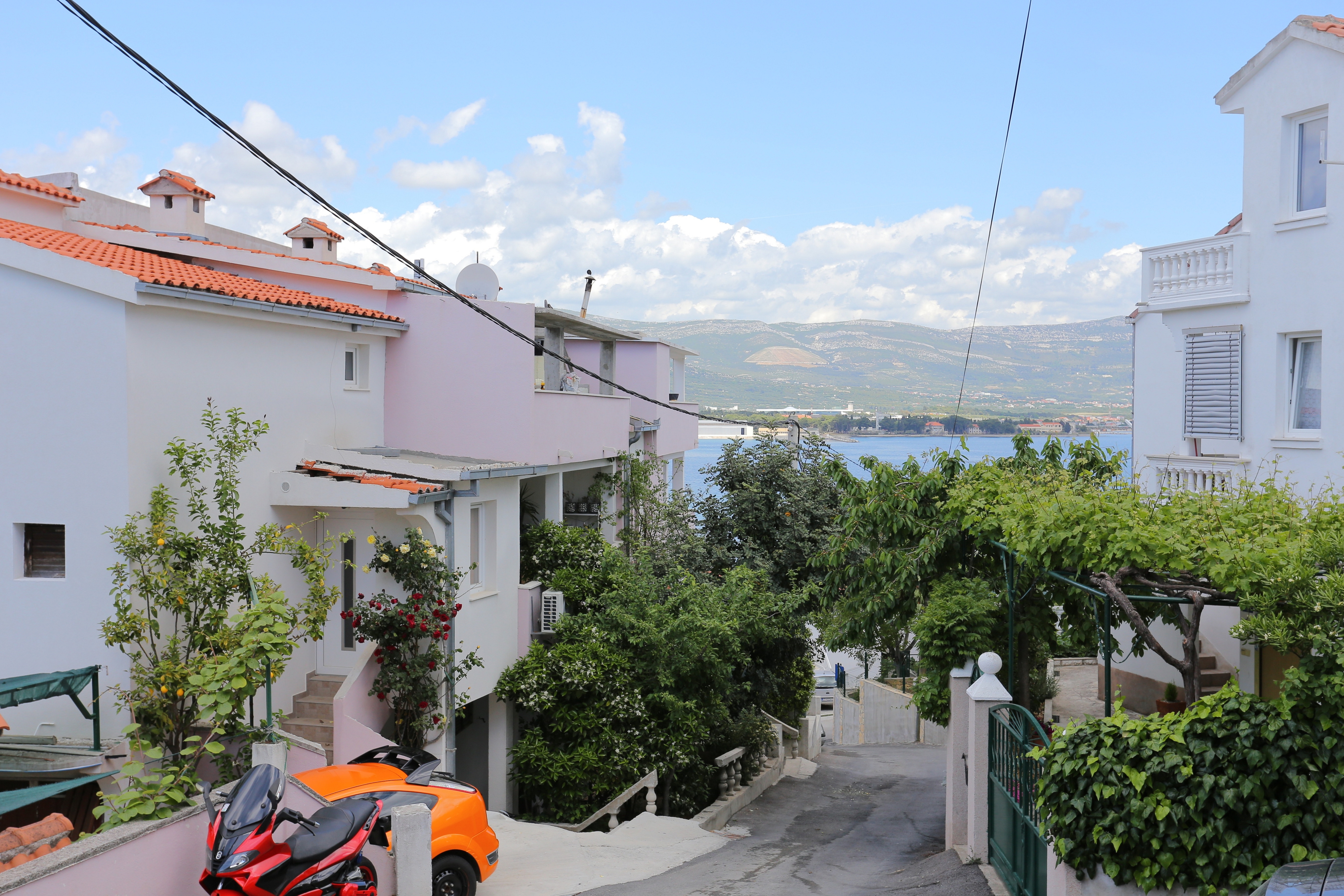 Two bedroom apartment with terrace and sea view Mastrinka, Čiovo  A-c