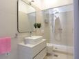 Ванная комната Mastrinka, Ванная комната в размещении типа apartment, Домашние животные допускаются и WiFi.
