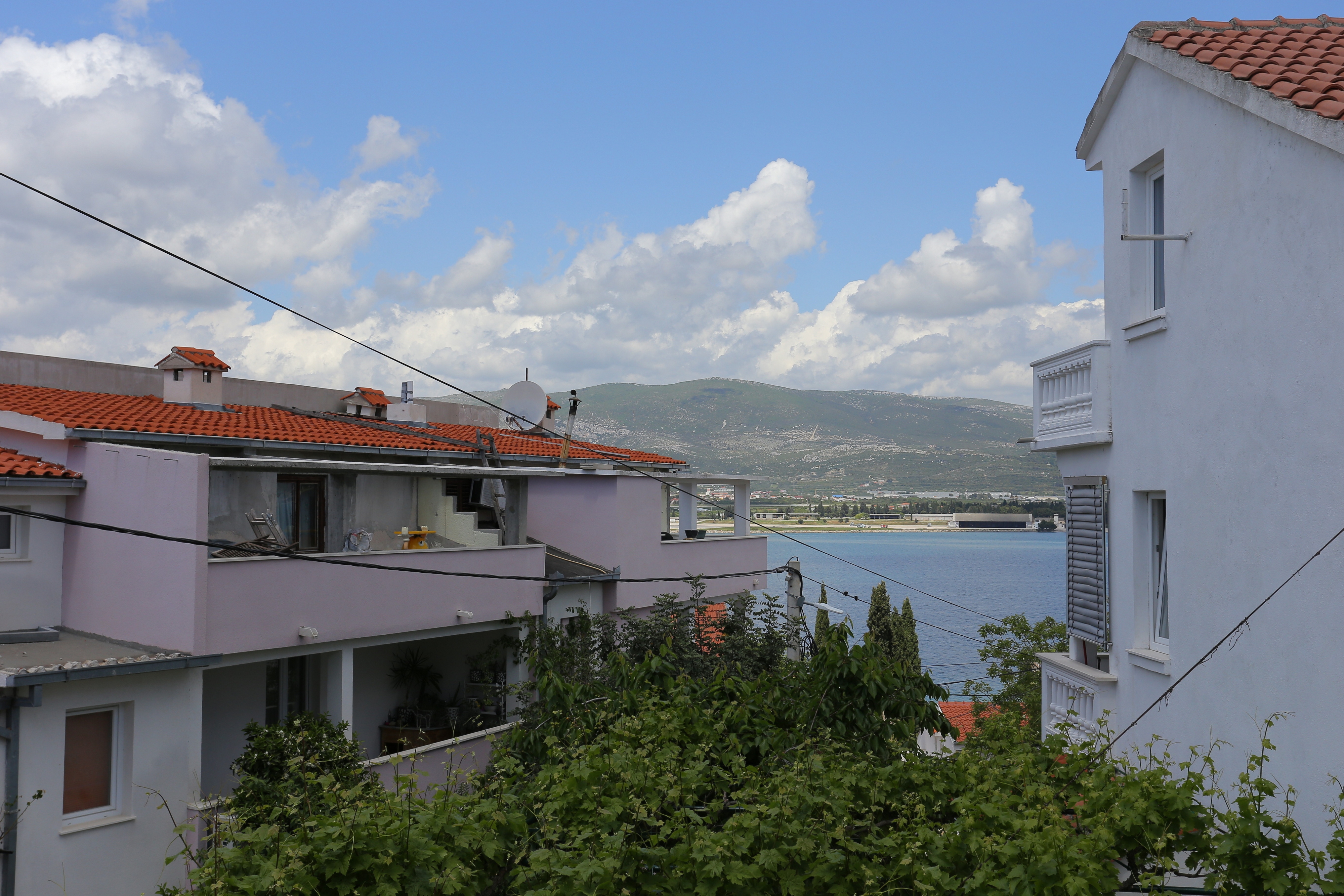 Two bedroom apartment with terrace and sea view Mastrinka, Čiovo  A-c
