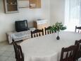 Dining room Podstrana, Dining room in the apartment, dostupna klima i WIFI.