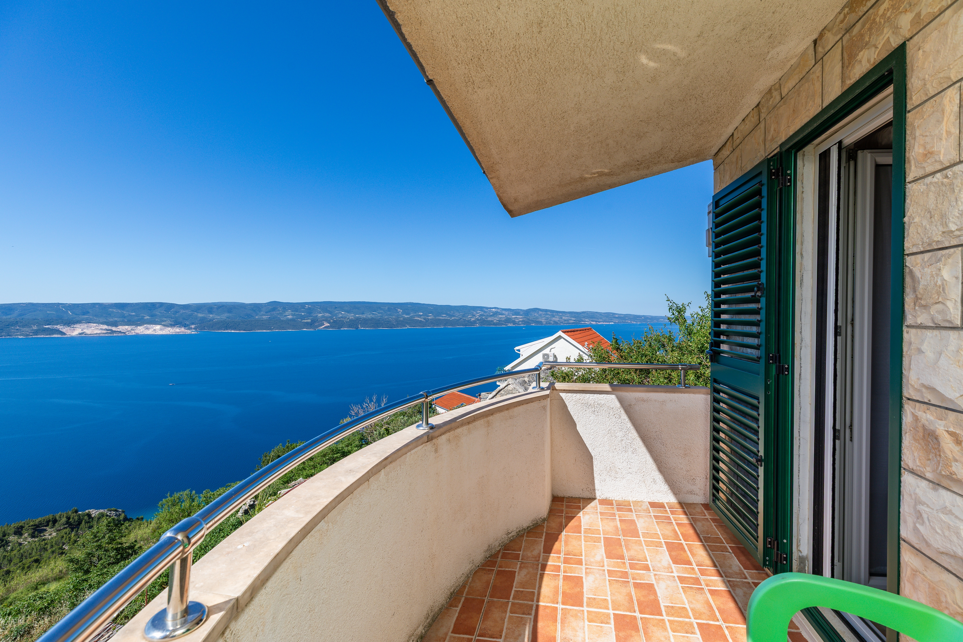 Four bedroom house with terrace and sea view Lokva Rogoznica, Omiš  K