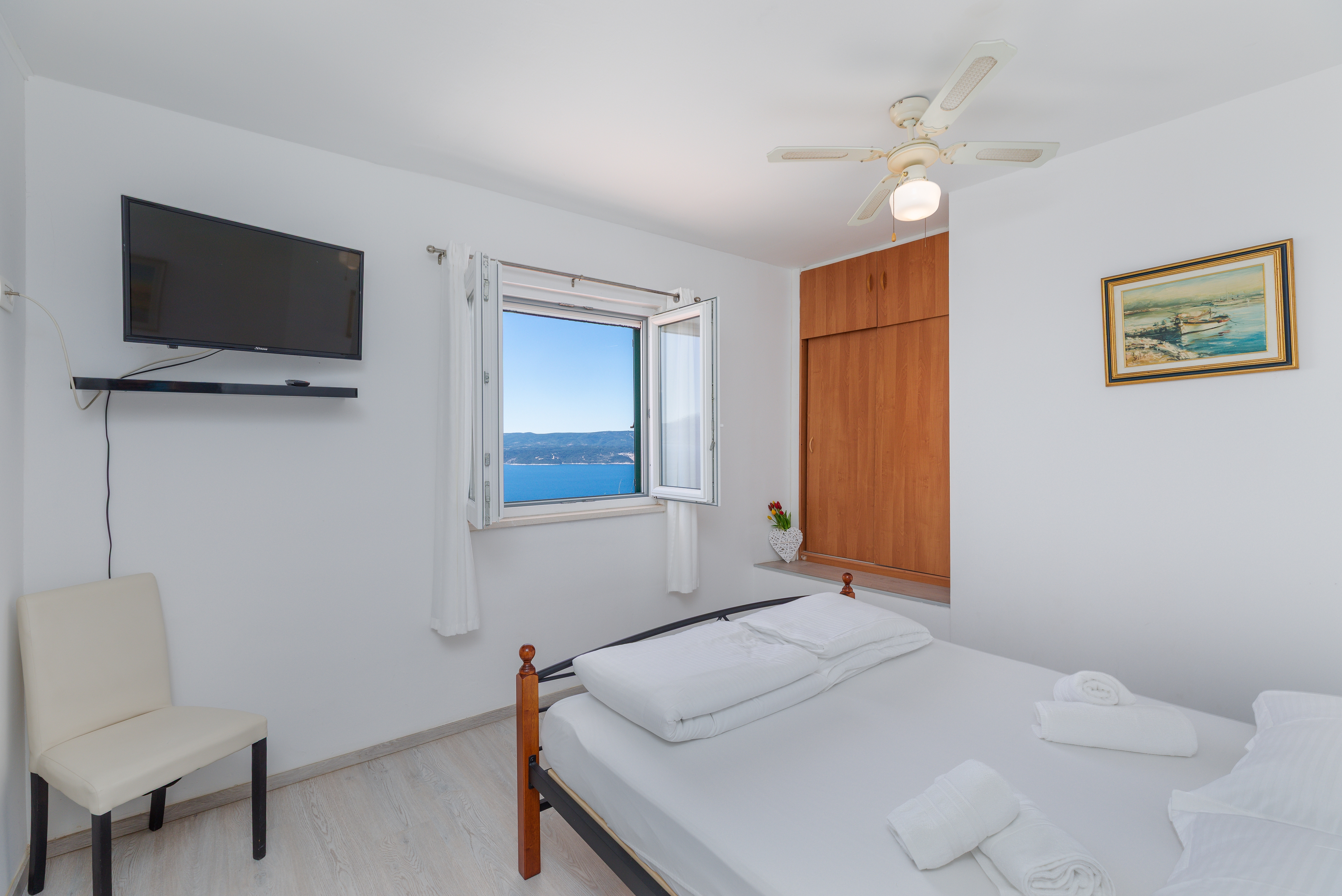 Four bedroom house with terrace and sea view Lokva Rogoznica, Omiš  K