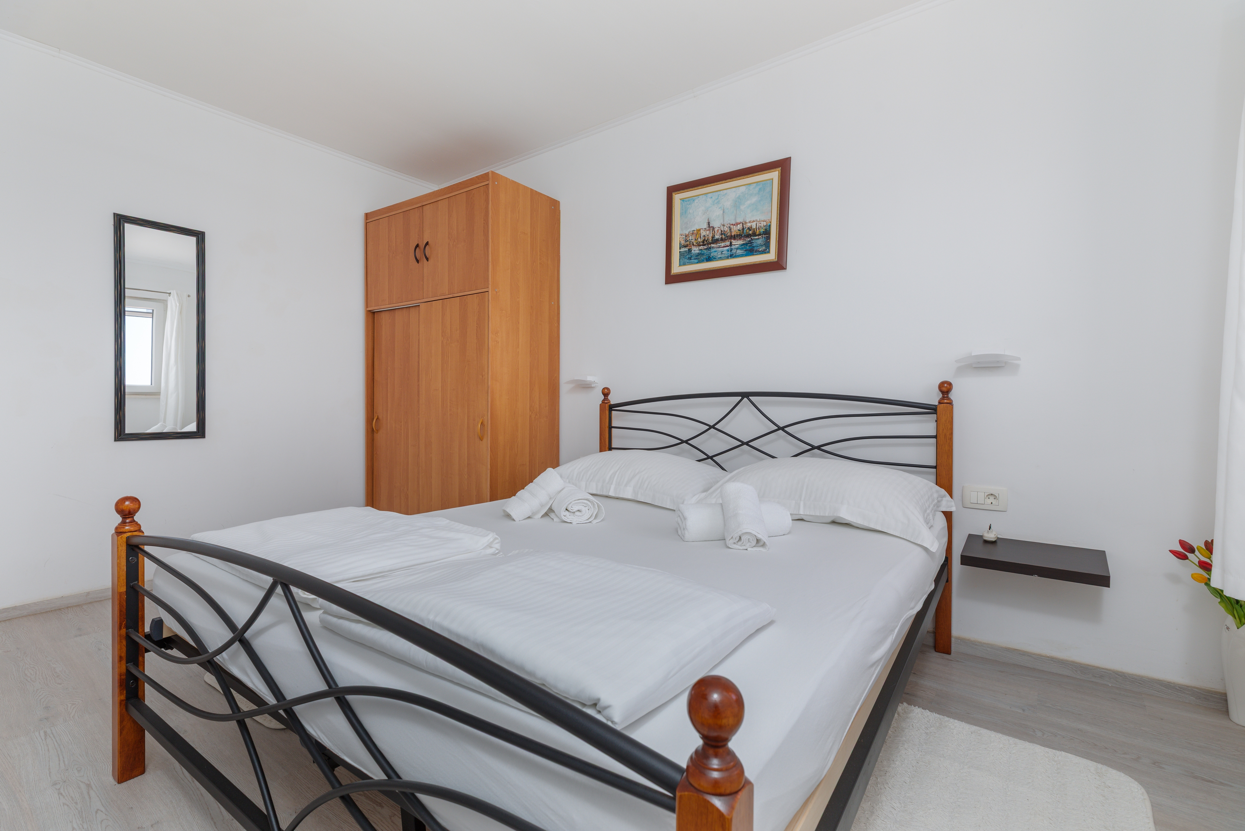 Four bedroom house with terrace and sea view Lokva Rogoznica, Omiš  K