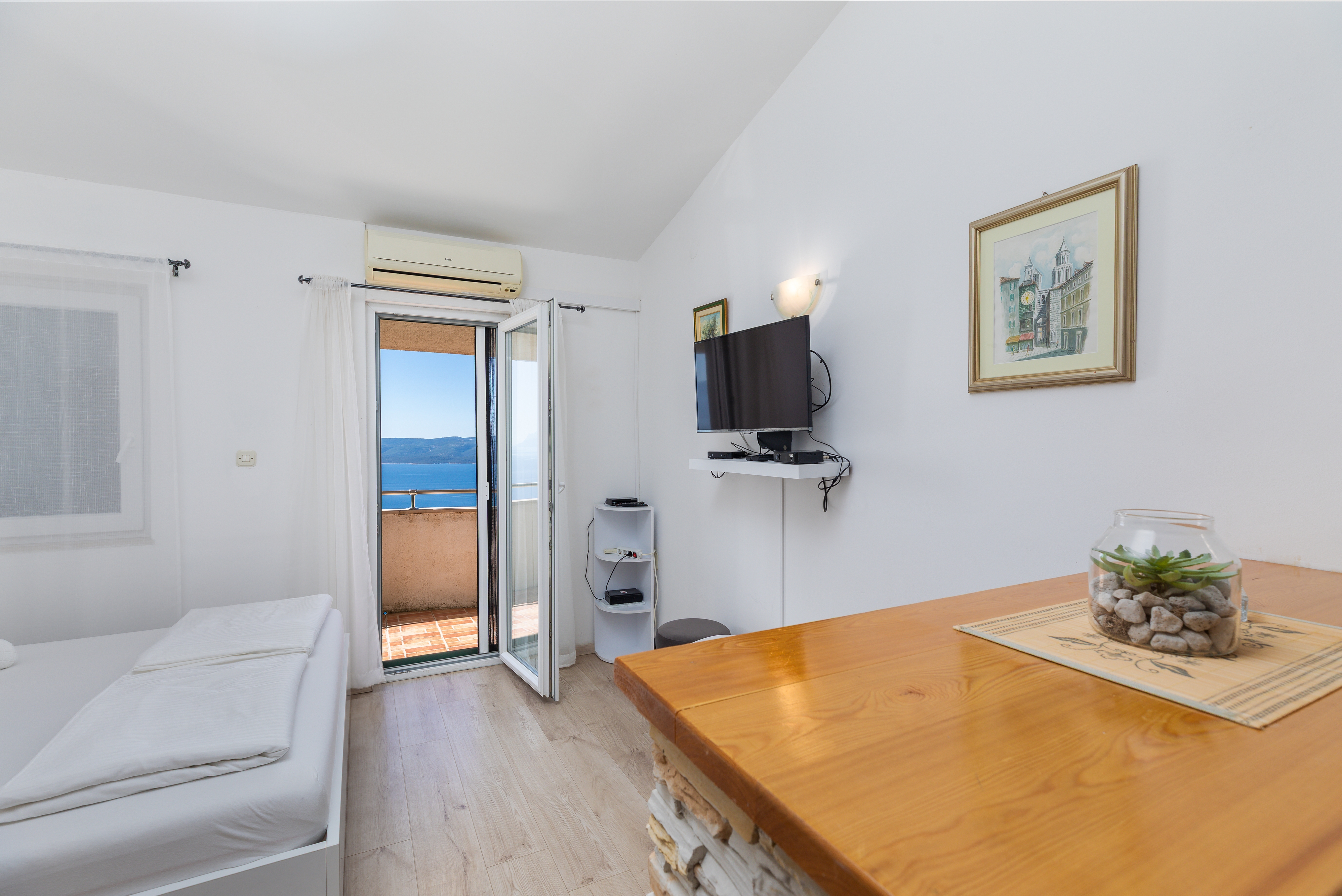 Four bedroom house with terrace and sea view Lokva Rogoznica, Omiš  K