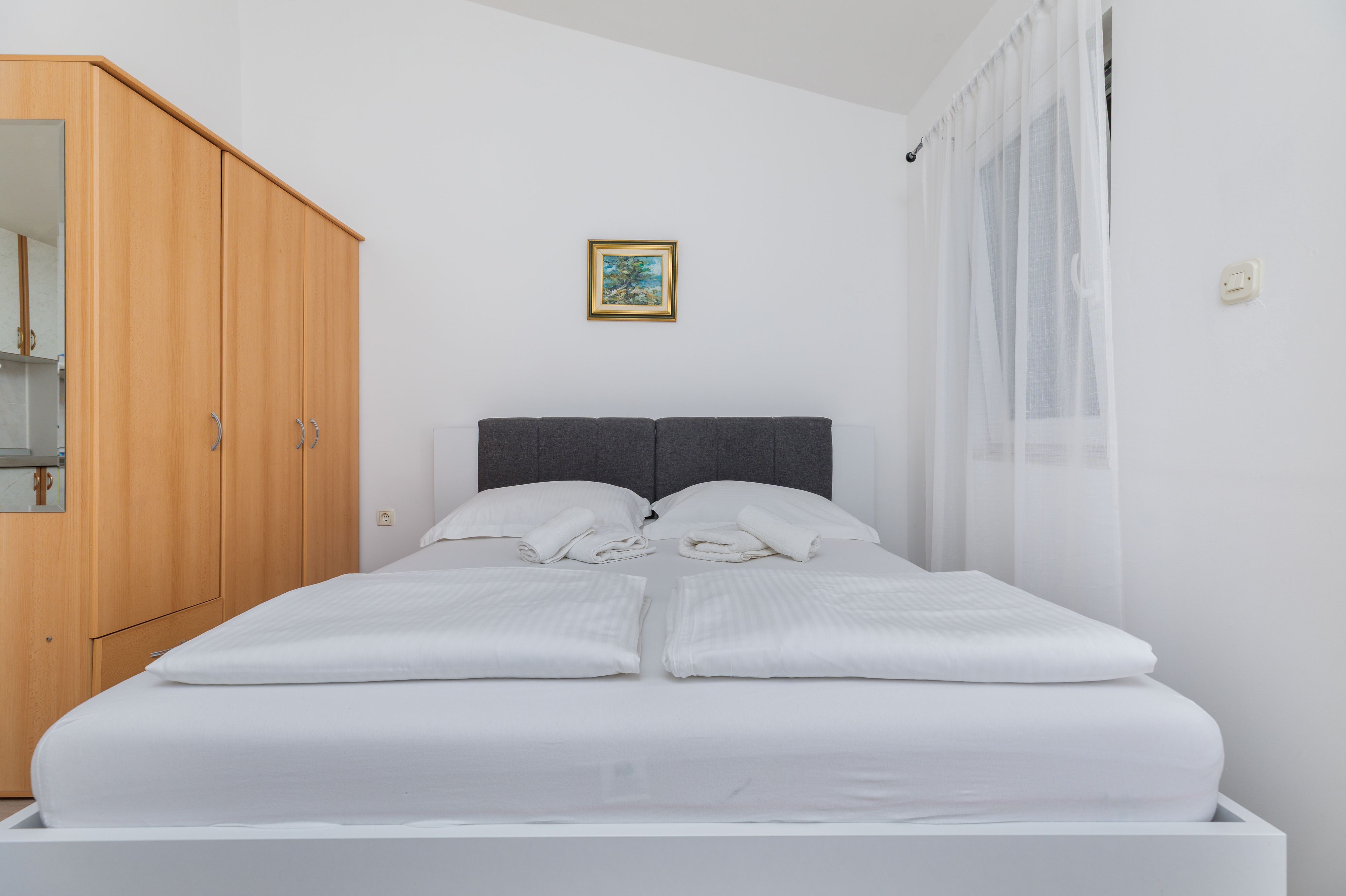 Four bedroom house with terrace and sea view Lokva Rogoznica, Omiš  K