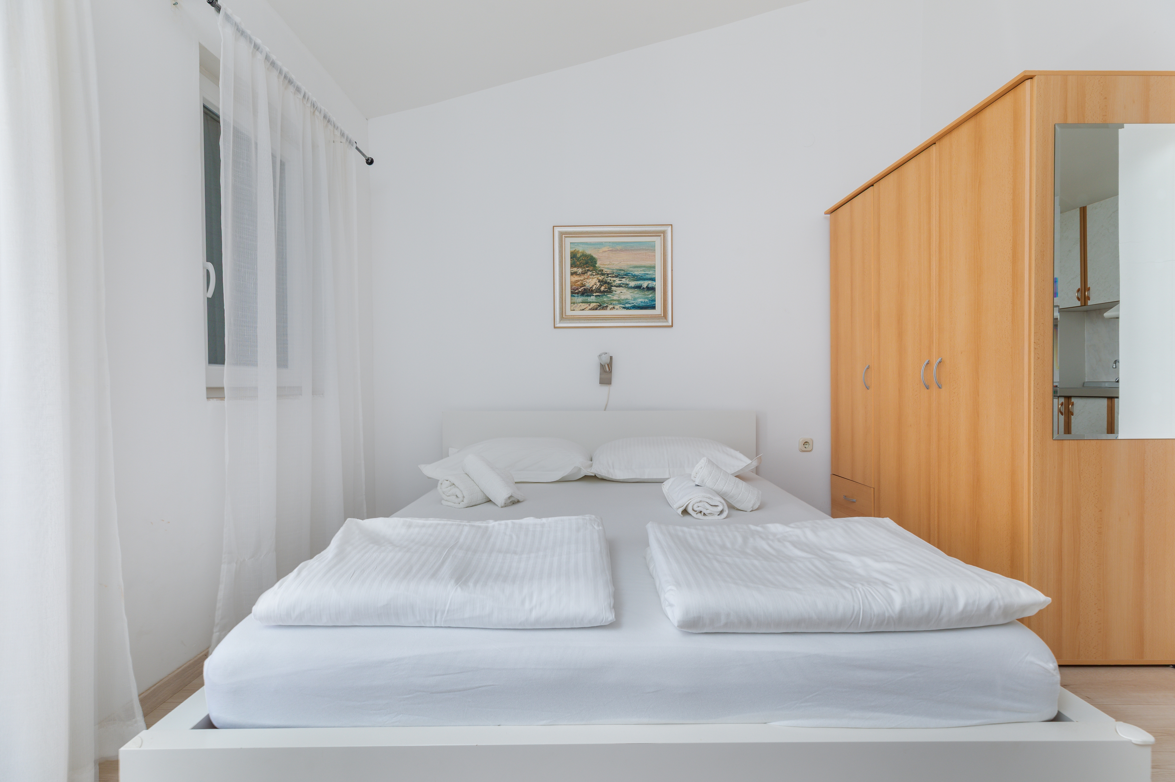 Four bedroom house with terrace and sea view Lokva Rogoznica, Omiš  K