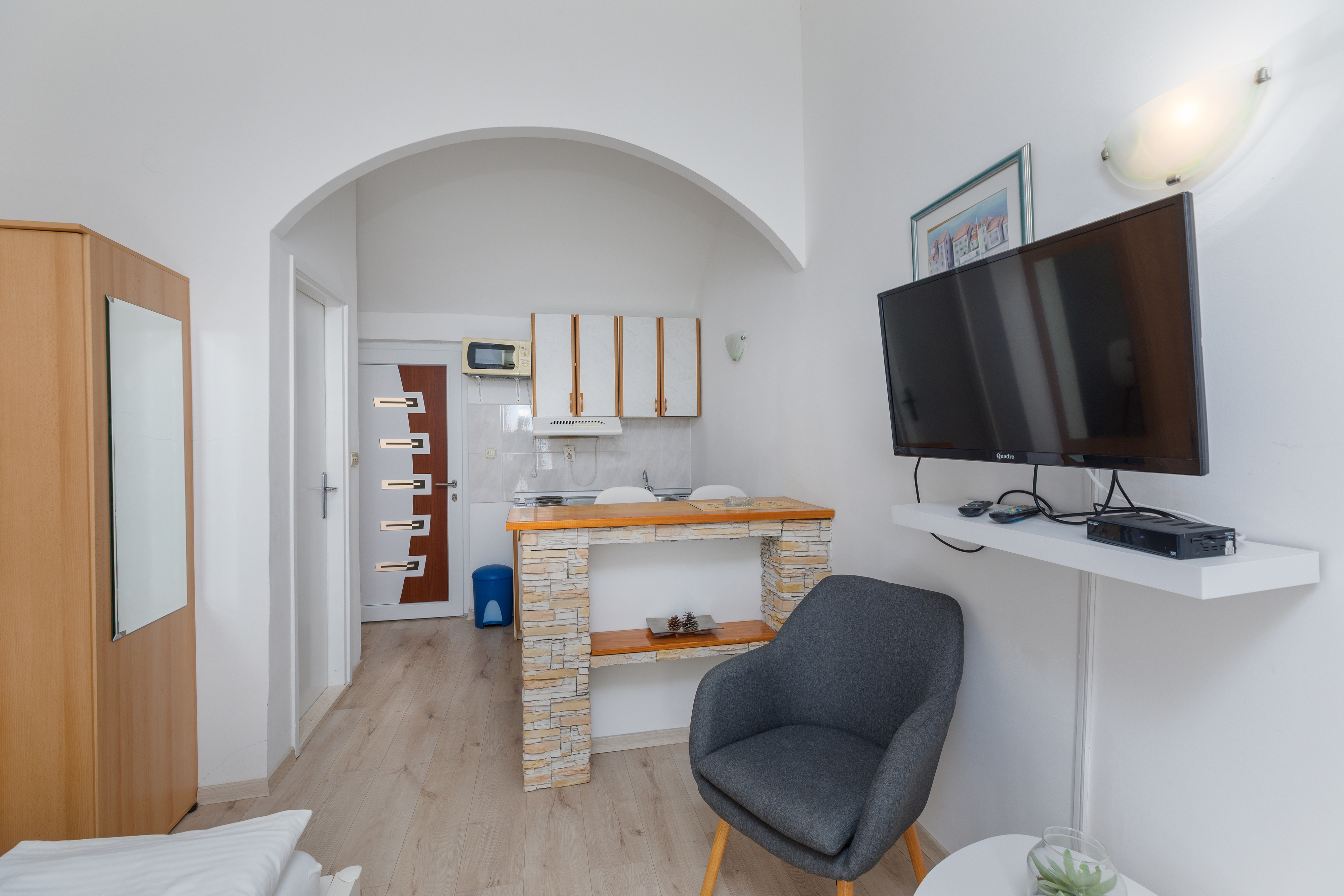 Four bedroom house with terrace and sea view Lokva Rogoznica, Omiš  K