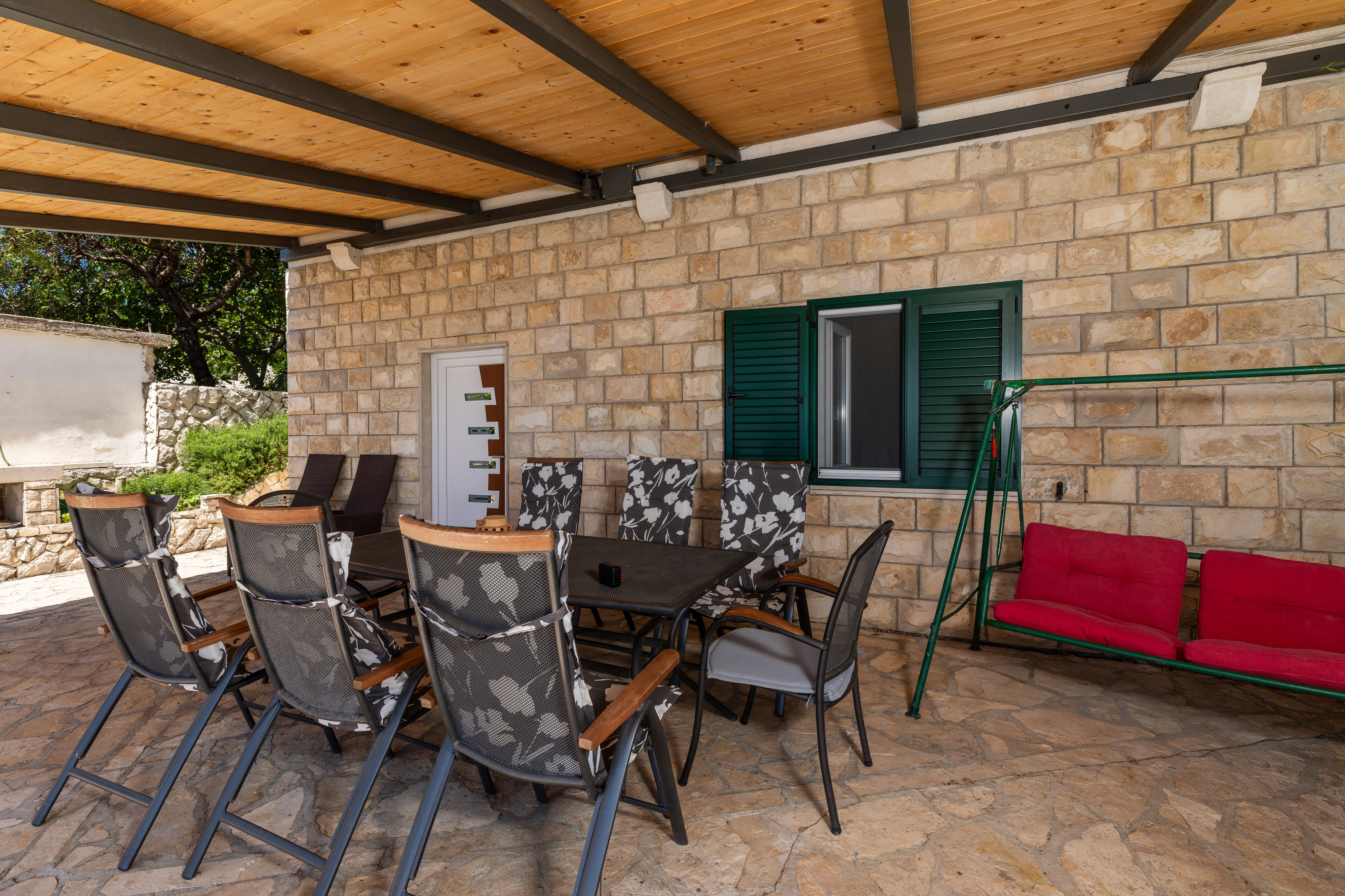 Four bedroom house with terrace and sea view Lokva Rogoznica, Omiš  K