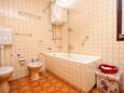 Ванная комната 1 Seget Vranjica, Ванная комната 1 в размещении типа house, WiFi.