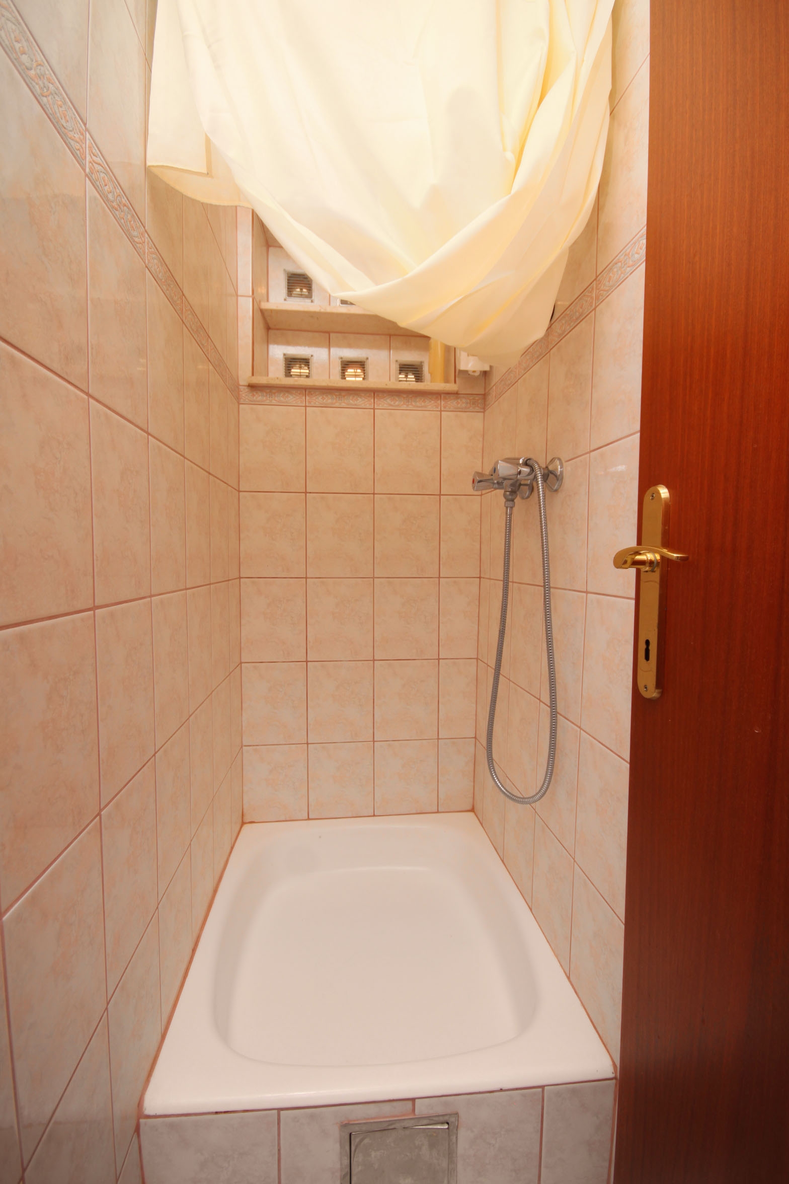 Three bedroom house with terrace and sea view Seget Vranjica, Trogir  K
