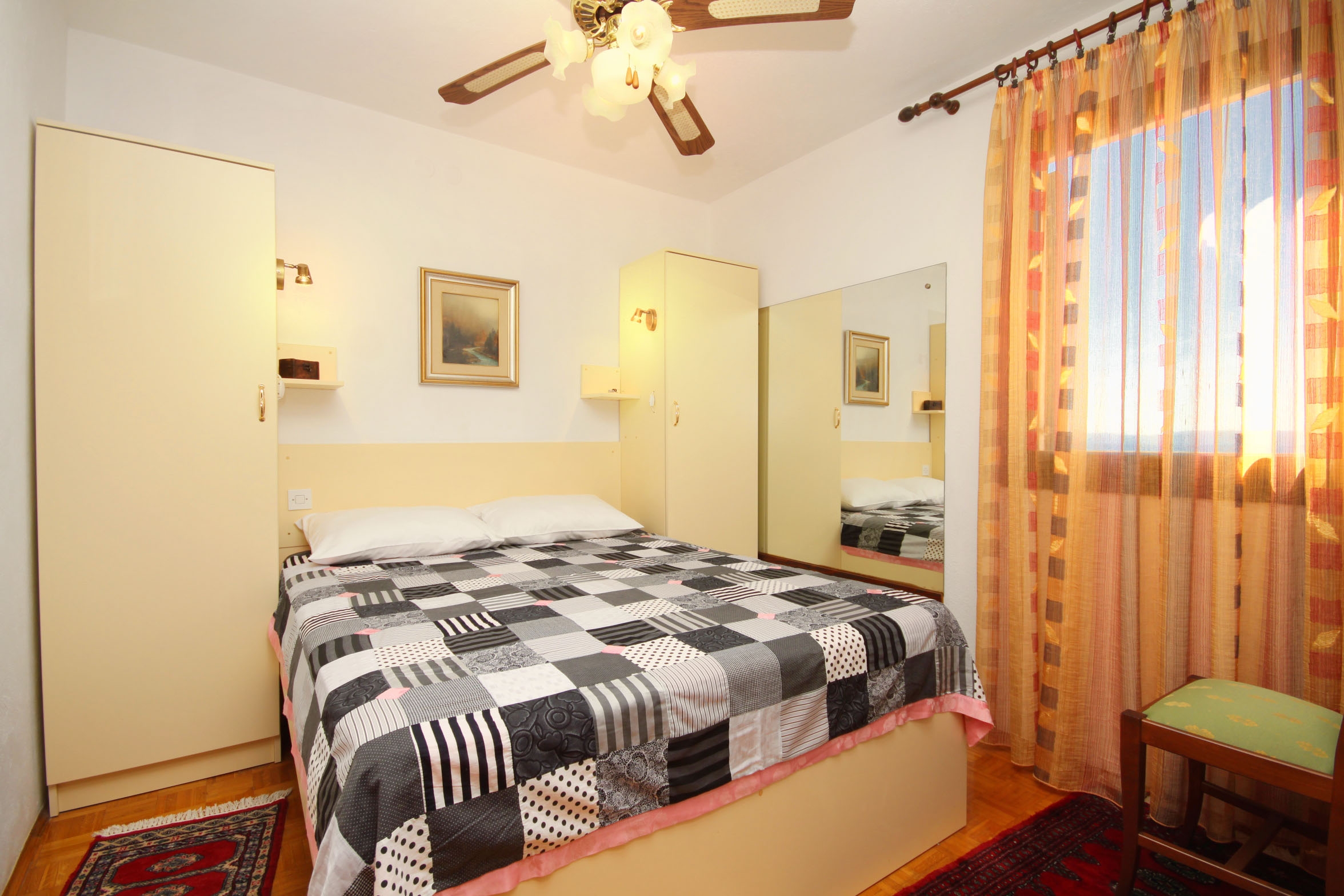 Three bedroom house with terrace and sea view Seget Vranjica, Trogir  K