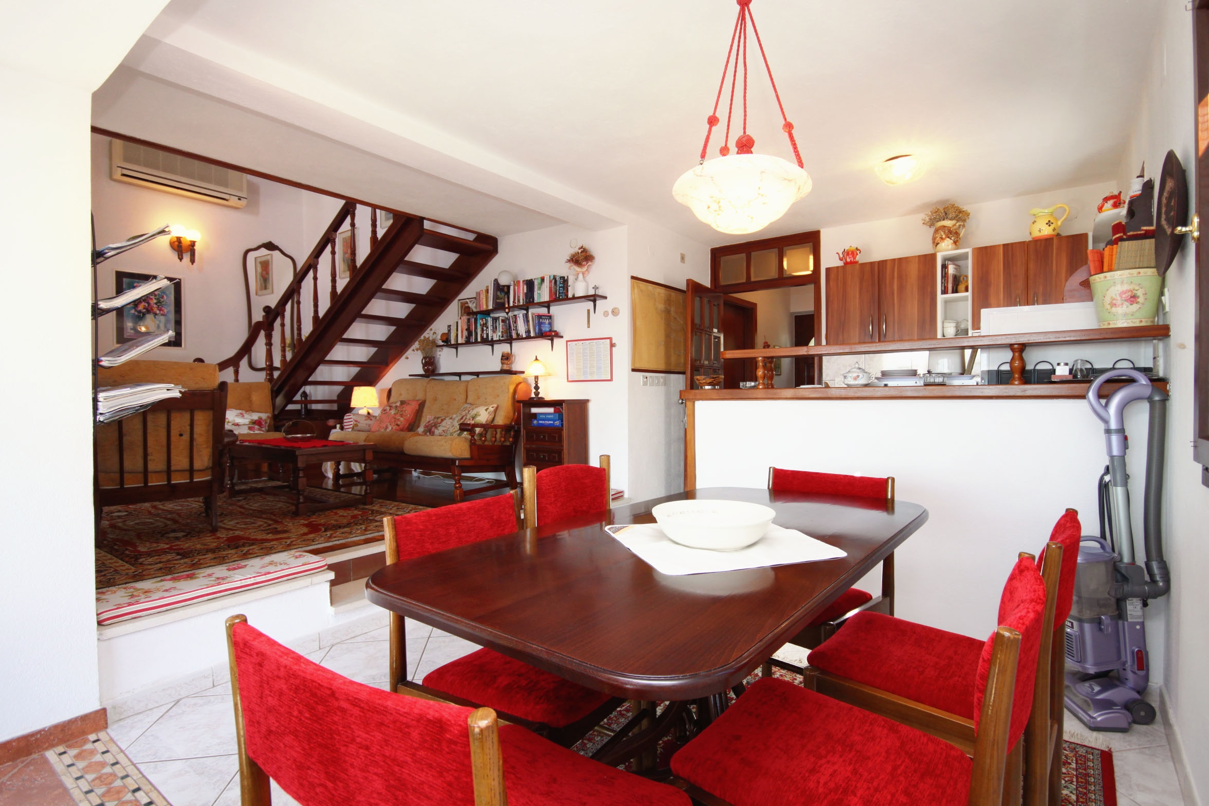 Three bedroom house with terrace and sea view Seget Vranjica, Trogir  K