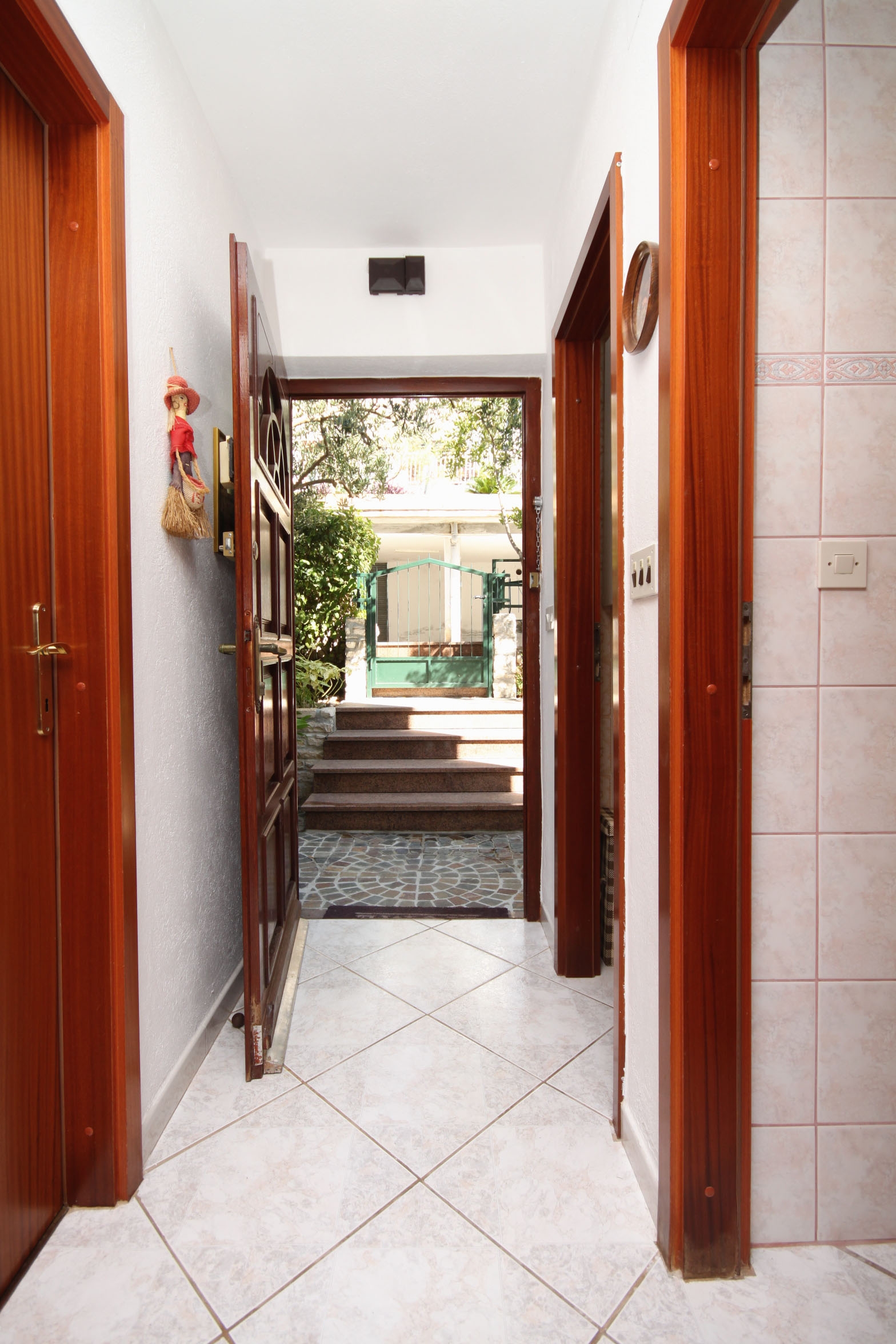Three bedroom house with terrace and sea view Seget Vranjica, Trogir  K