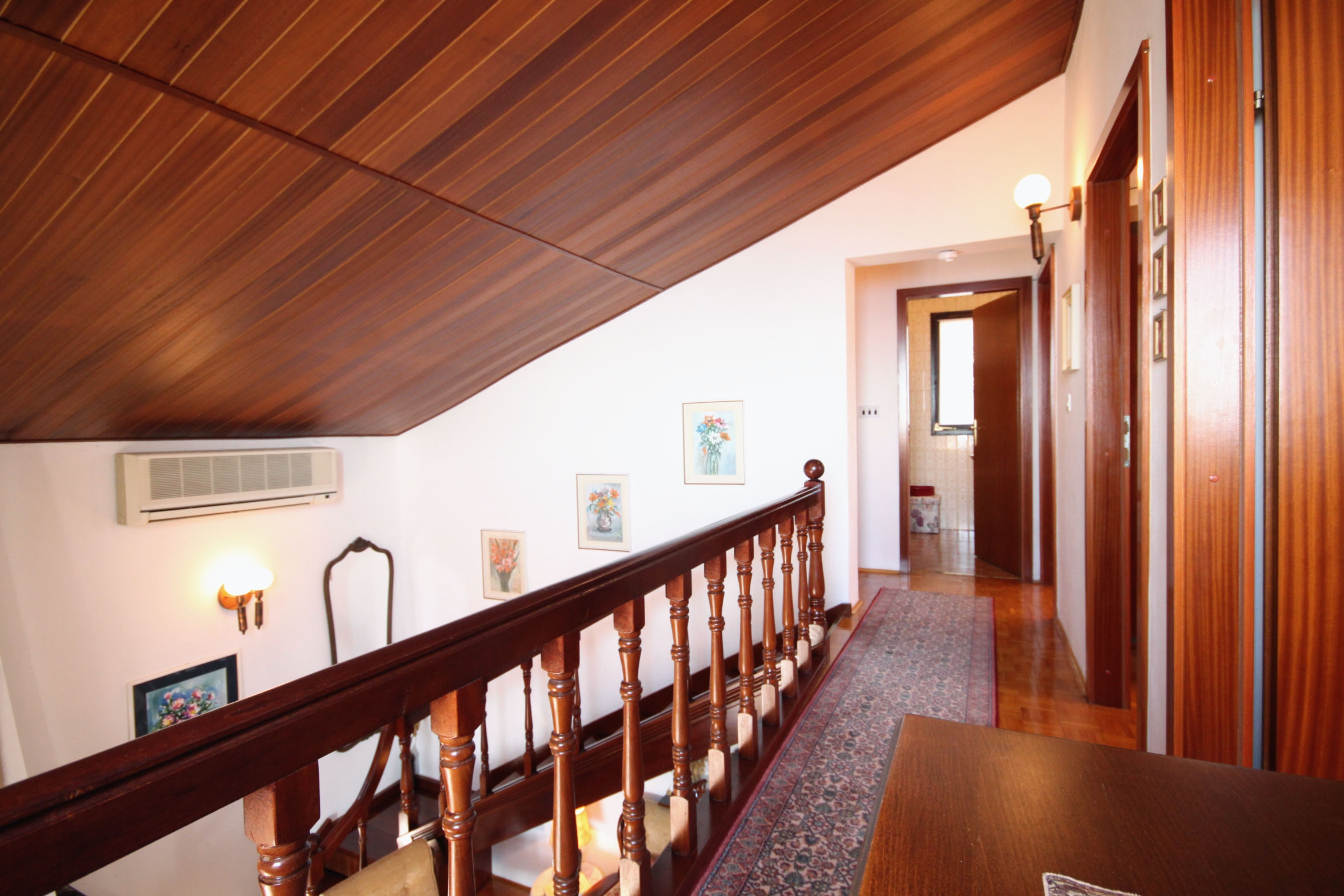 Three bedroom house with terrace and sea view Seget Vranjica, Trogir  K