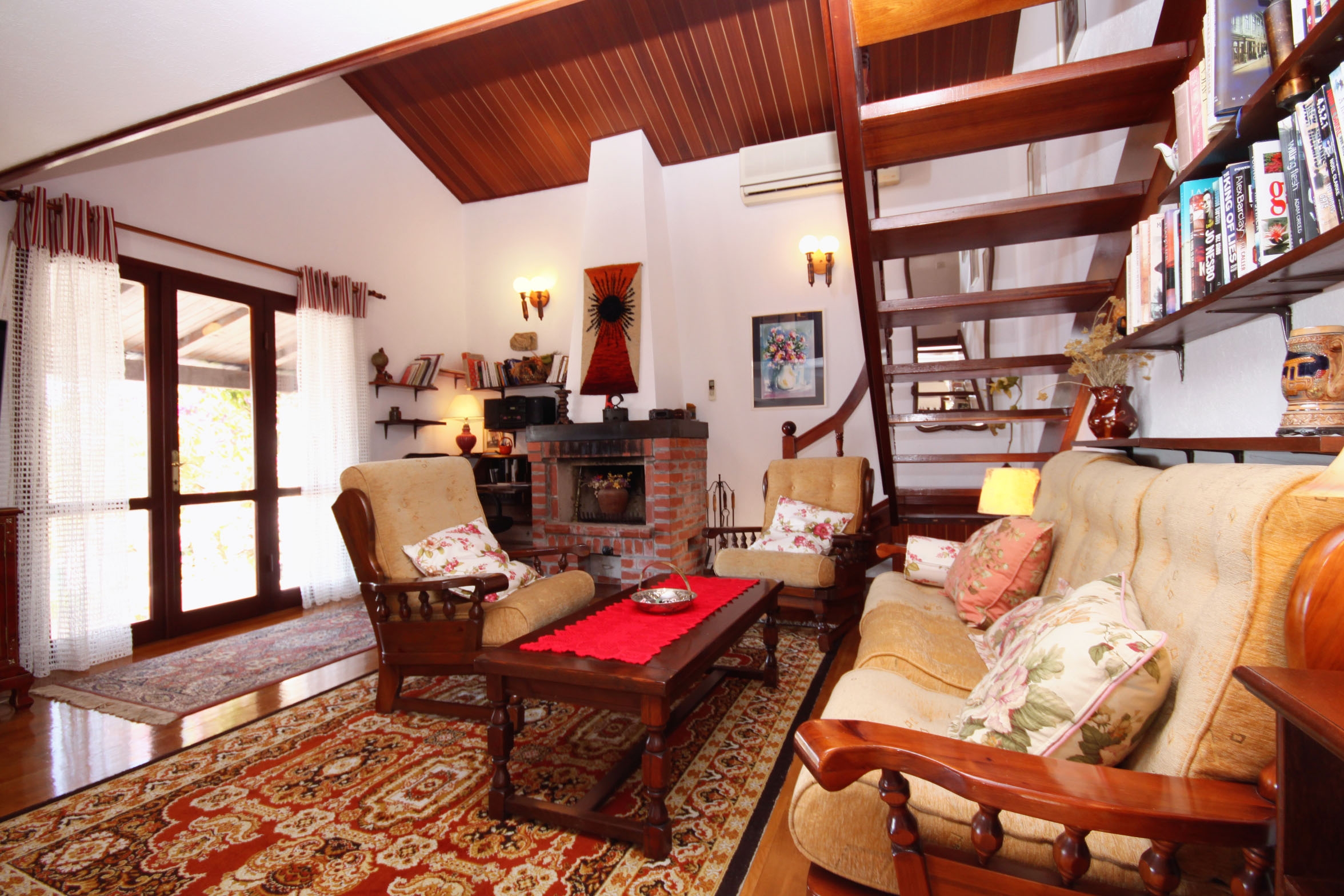 Three bedroom house with terrace and sea view Seget Vranjica, Trogir  K