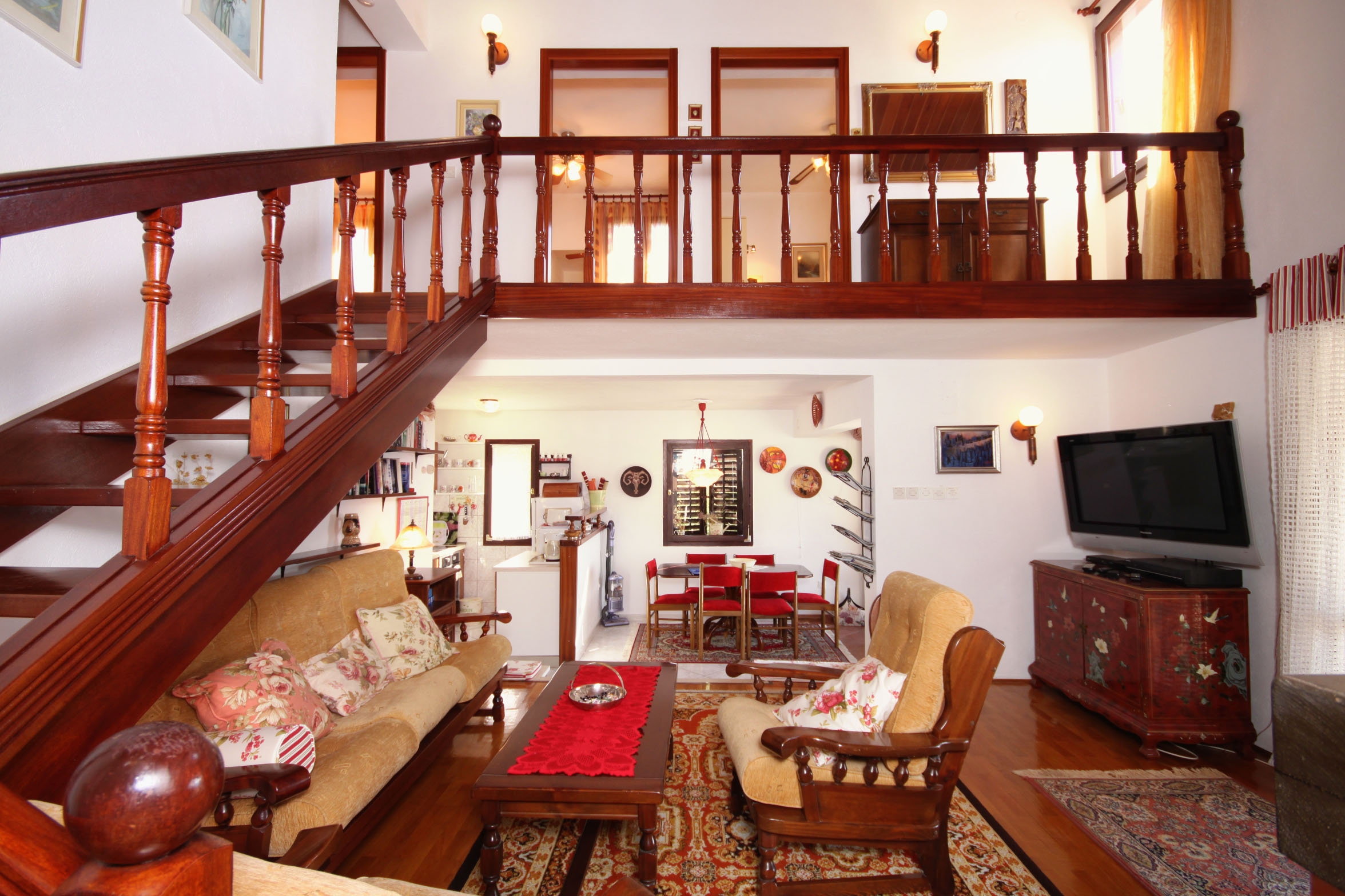 Three bedroom house with terrace and sea view Seget Vranjica, Trogir  K