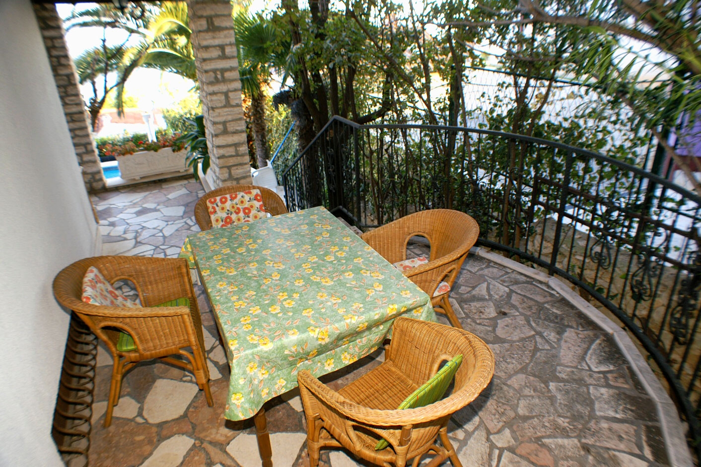 Three bedroom house with terrace and sea view Seget Vranjica, Trogir  K