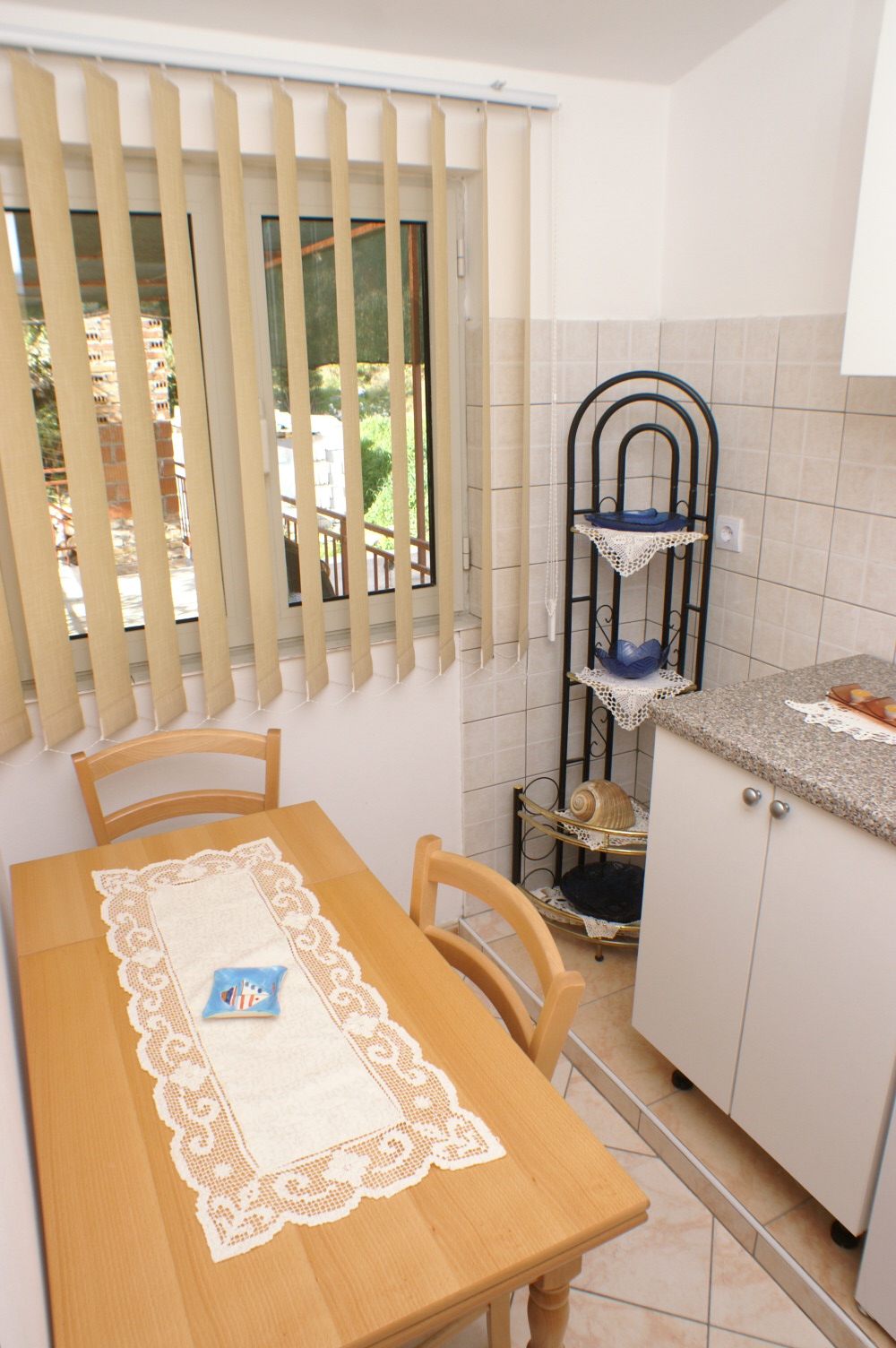 Three bedroom apartment with terrace and sea view Brna, Korčula (A-4333-b)