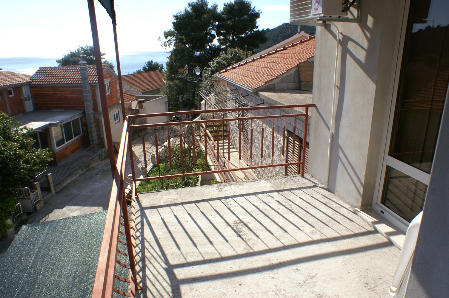 Three bedroom apartment with terrace and sea view Brna, Korčula  A-b