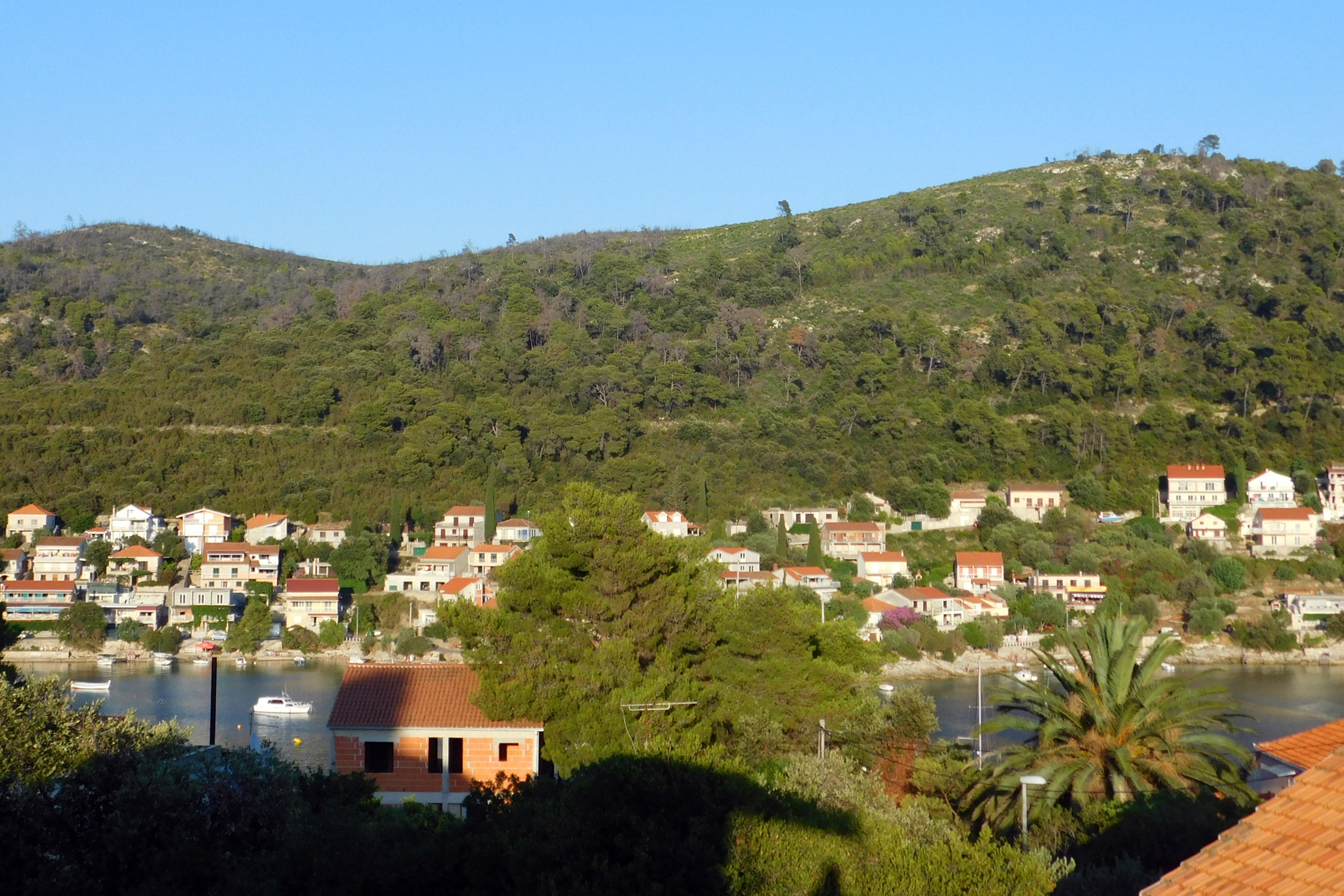 Three bedroom apartment with terrace and sea view Brna, Korčula  A-b