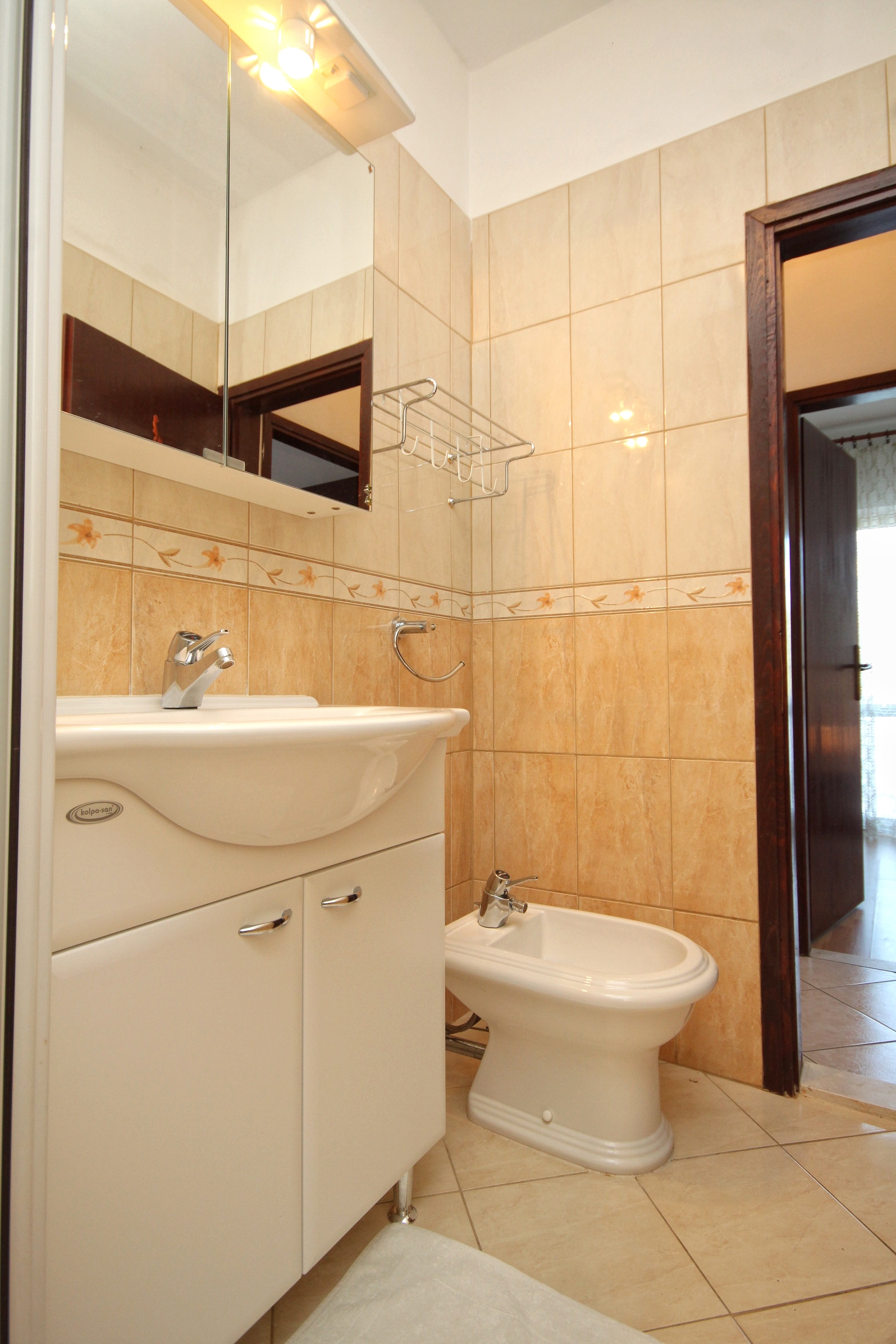 Three bedroom apartment near beach Tri Žala, Korčula  A-a