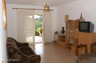 Lumbarda, Living room in the apartment.