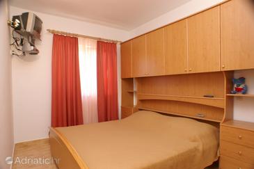 Bedroom Lumbarda, Bedroom in the room.