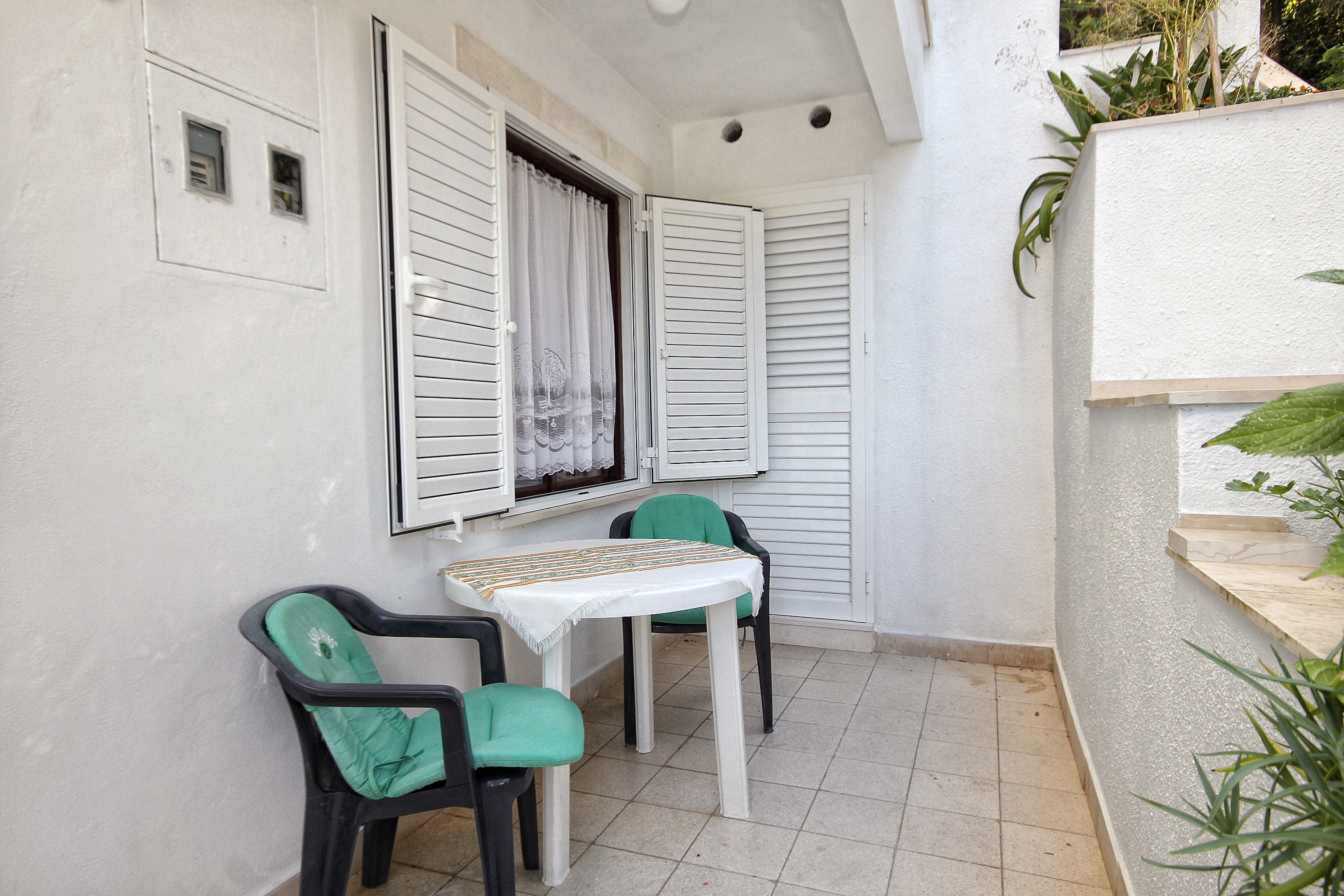Two bedroom apartment with terrace and sea view Tri Žala, Korčula  A-a