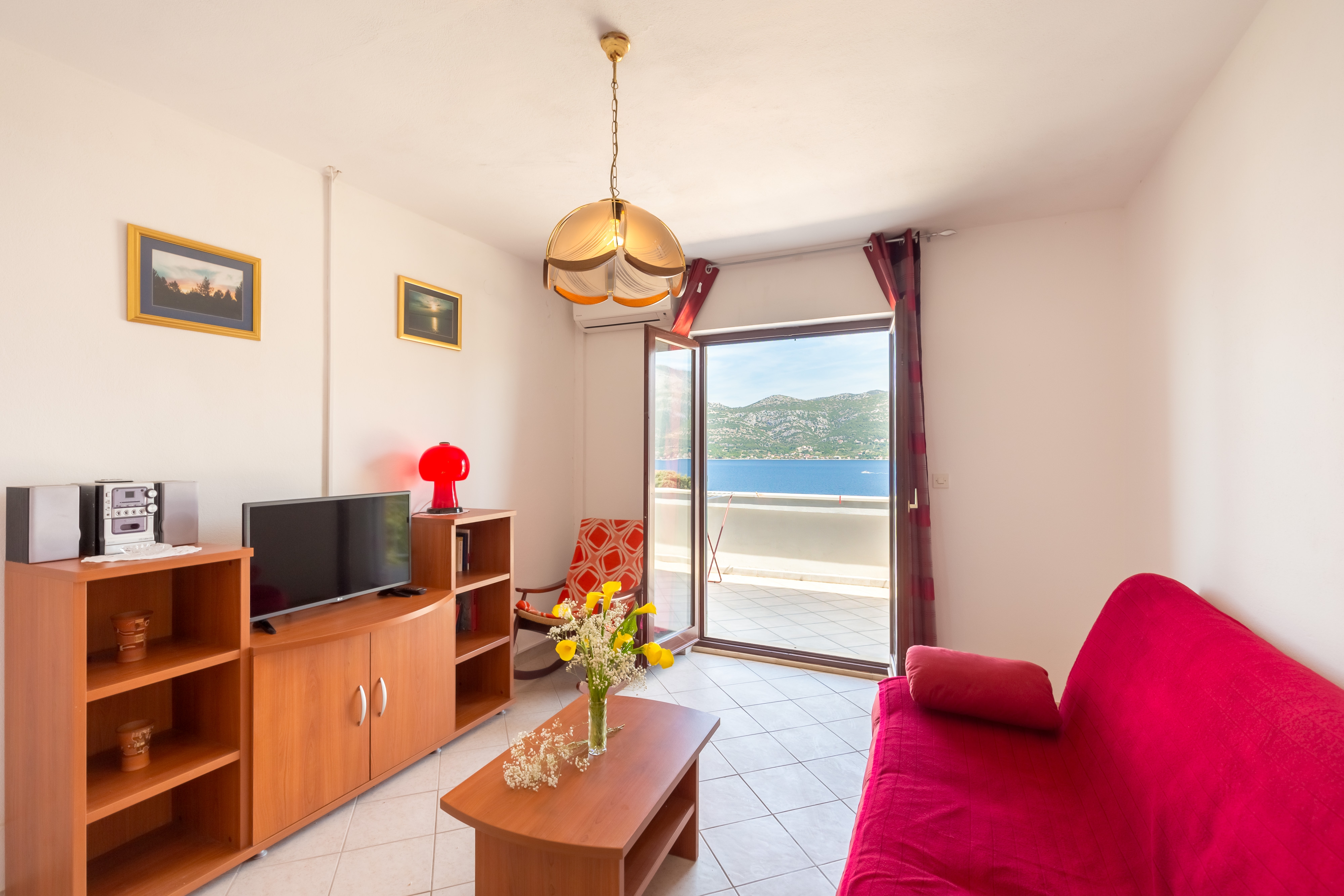 Two bedroom apartment with terrace and sea view Tri Žala, Korčula (A-4346-b) Two bedroom apartment with terrace and sea view Tri Žala, Korčula (A-4346-b)