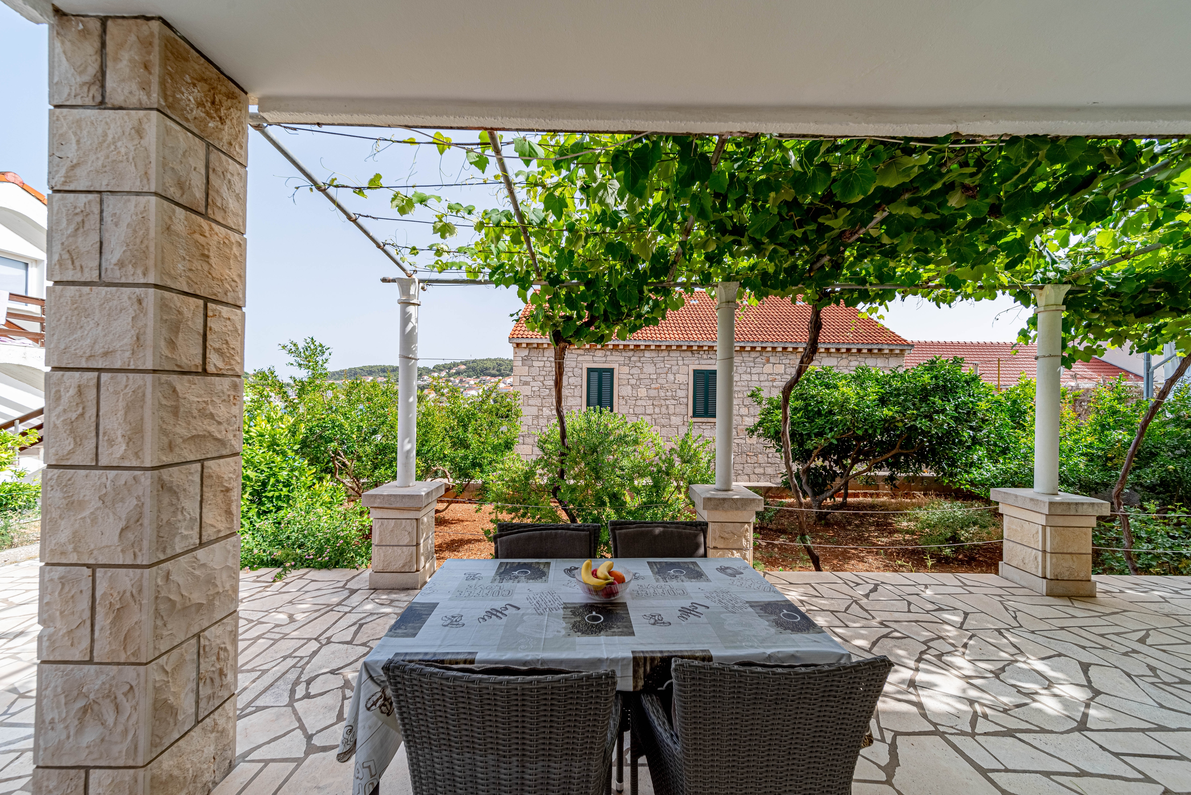 One bedroom apartment near beach Lumbarda, Korčula  A-a
