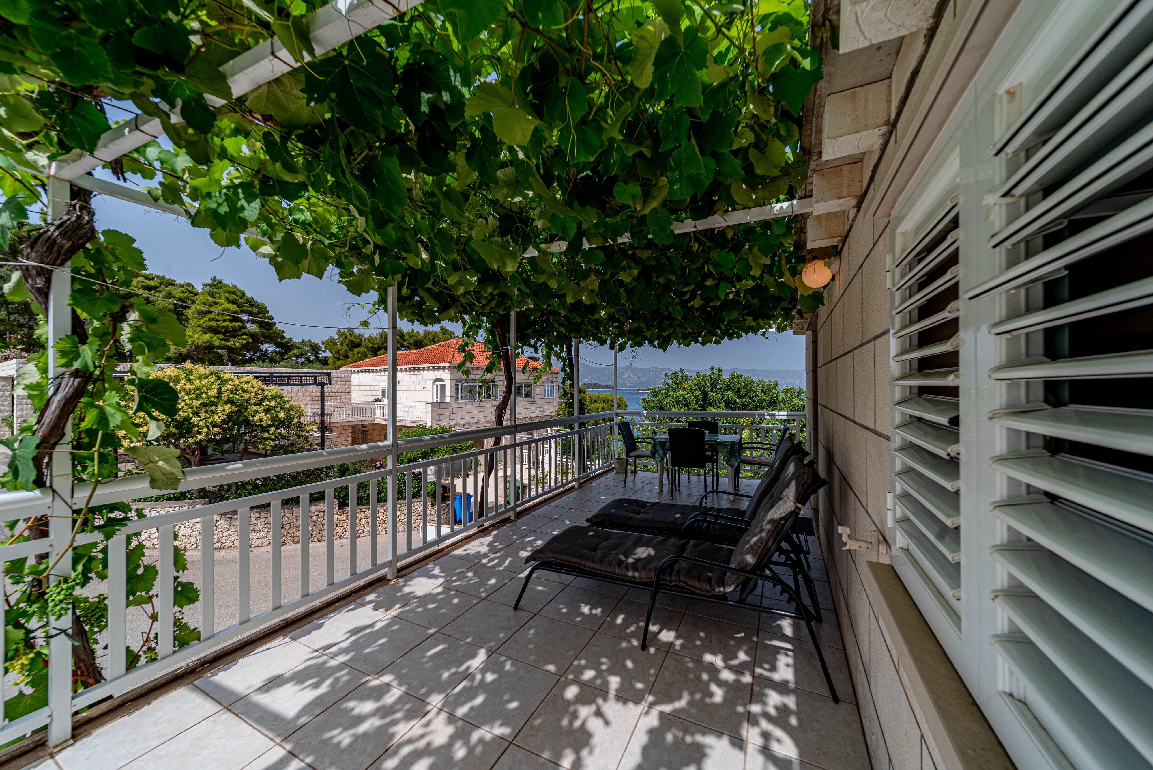 One bedroom apartment near beach Lumbarda, Korčula  A-b