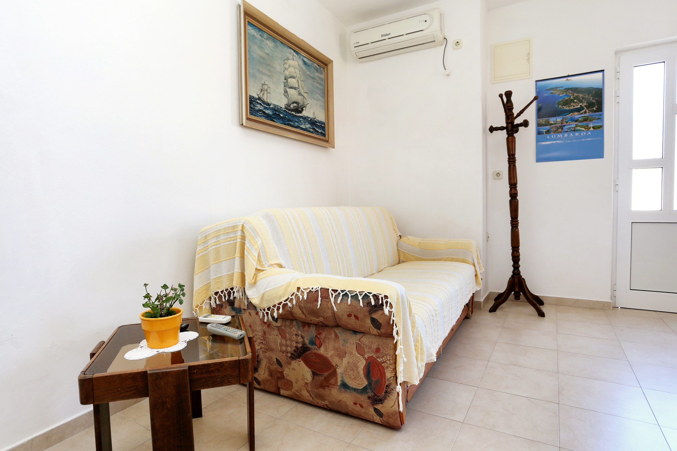 One bedroom apartment with terrace and sea view Lumbarda, Korčula (A-4352-b) One bedroom apartment with terrace and sea view Lumbarda, Korčula (A-4352-b)