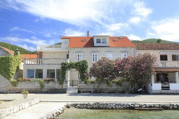Property Kneža, Korčula, Property 4355 - Apartments near sea with pebble beach.