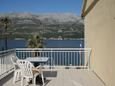 Korčula, Terrasse dans l’hébergement en type room, avec la vue sur la mer, animaux acceptés et WiFi.