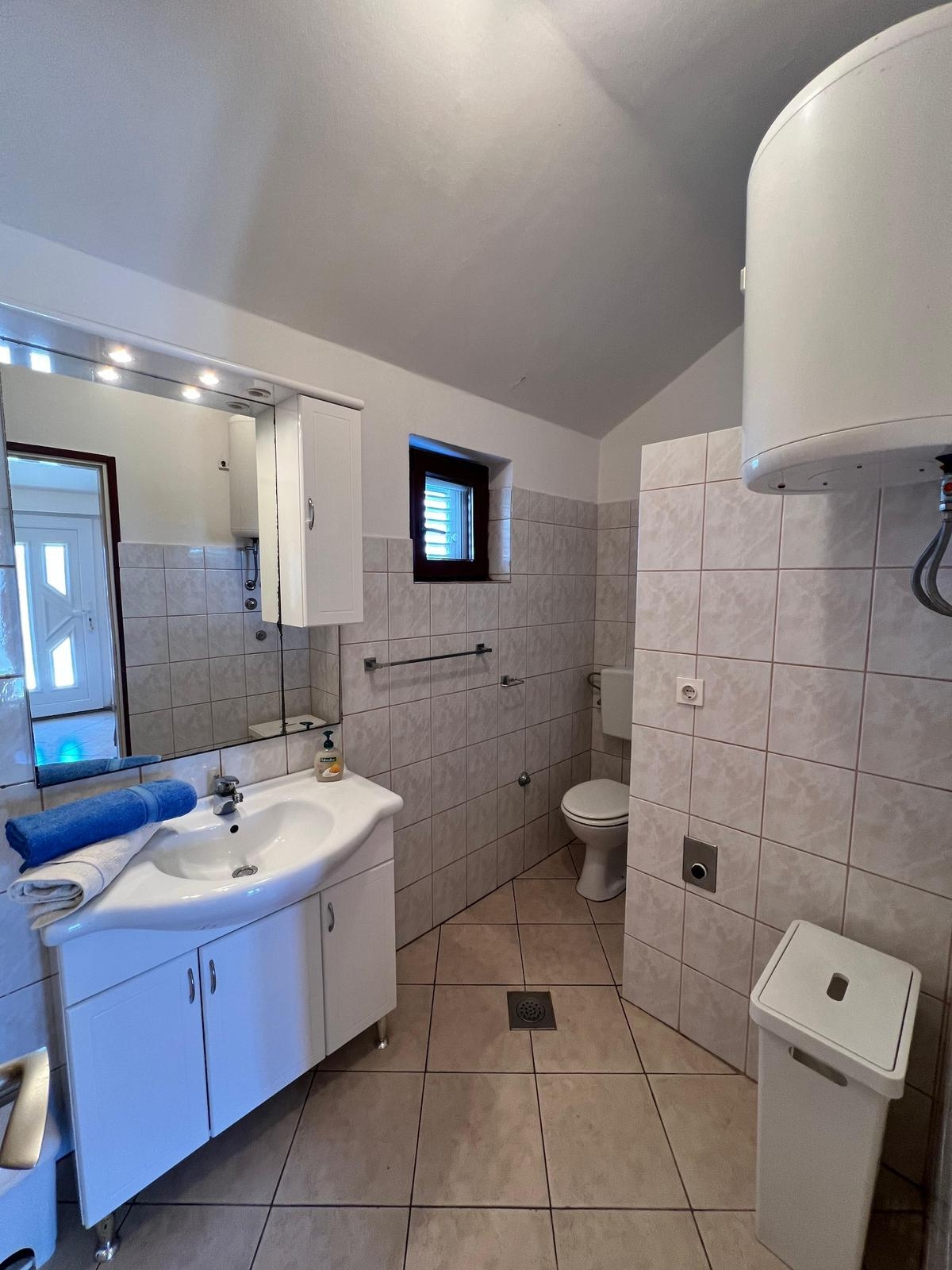 Two bedroom apartment with terrace and sea view Veli Rat, Dugi otok  A-a