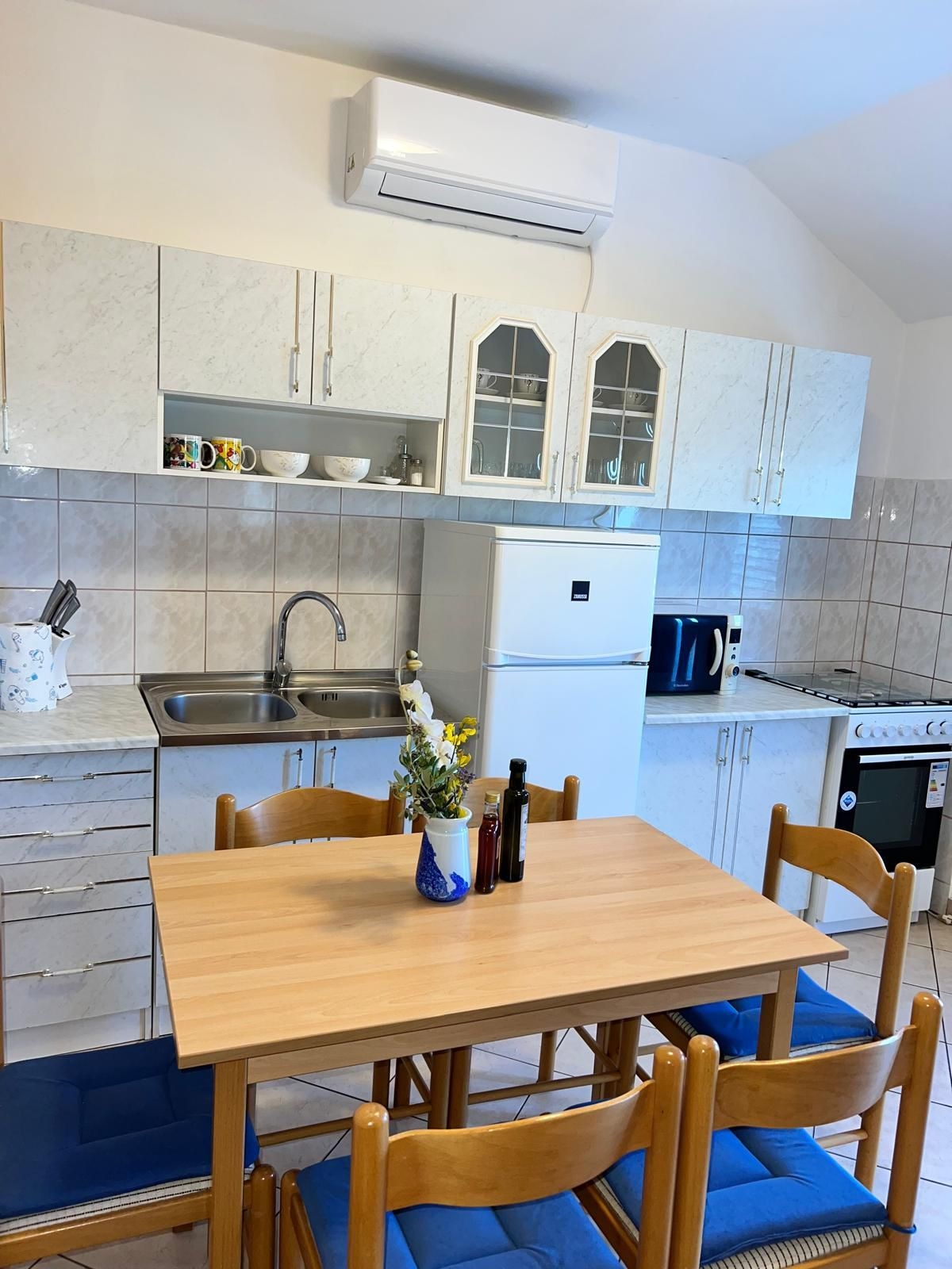 Two bedroom apartment with terrace and sea view Veli Rat, Dugi otok (A-436-a)