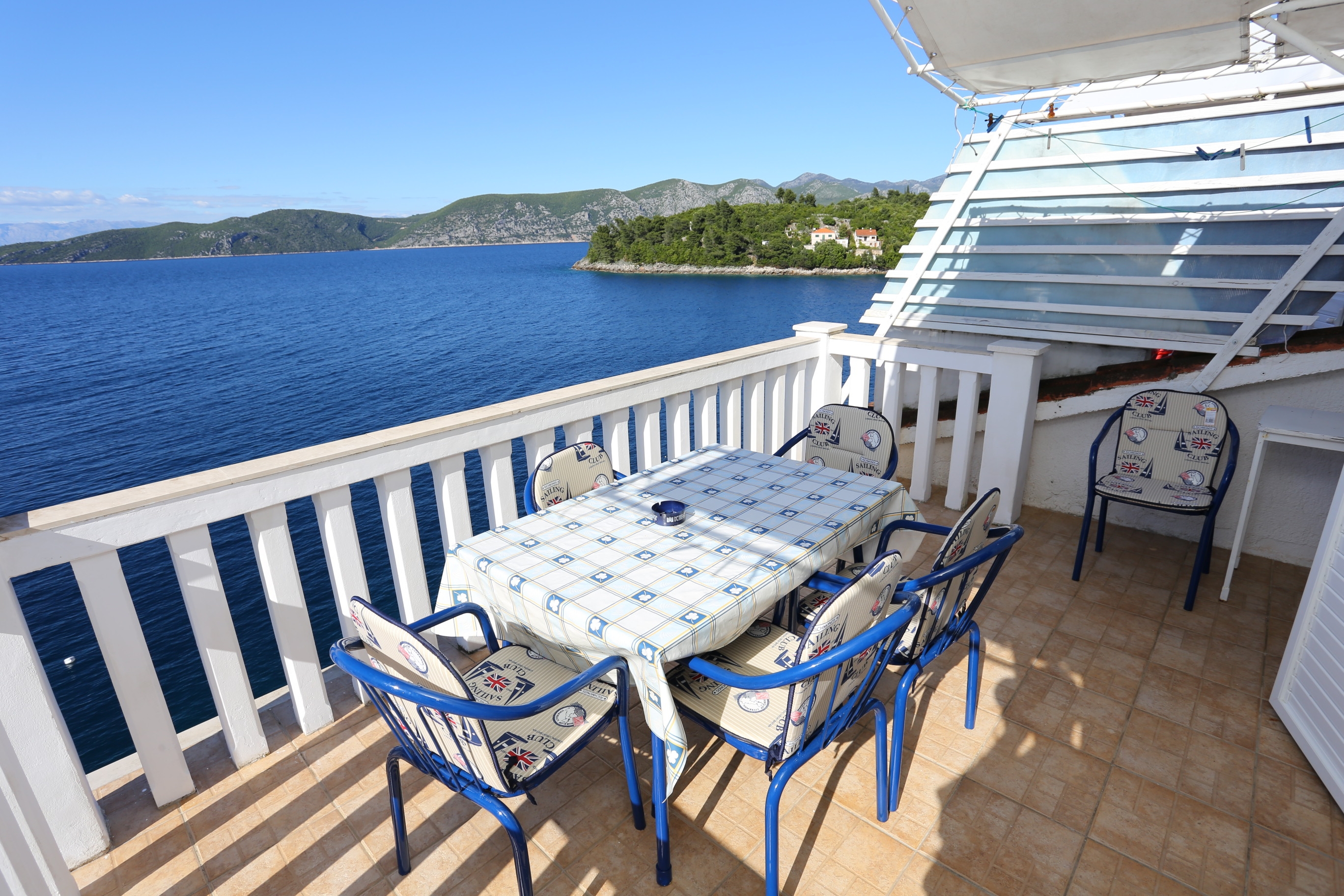 One bedroom apartment near beach Račišće, Korčula  A-b