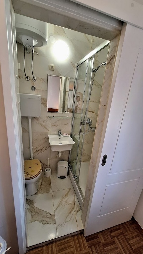 One bedroom apartment near beach Veli Rat, Dugi otok  A-a