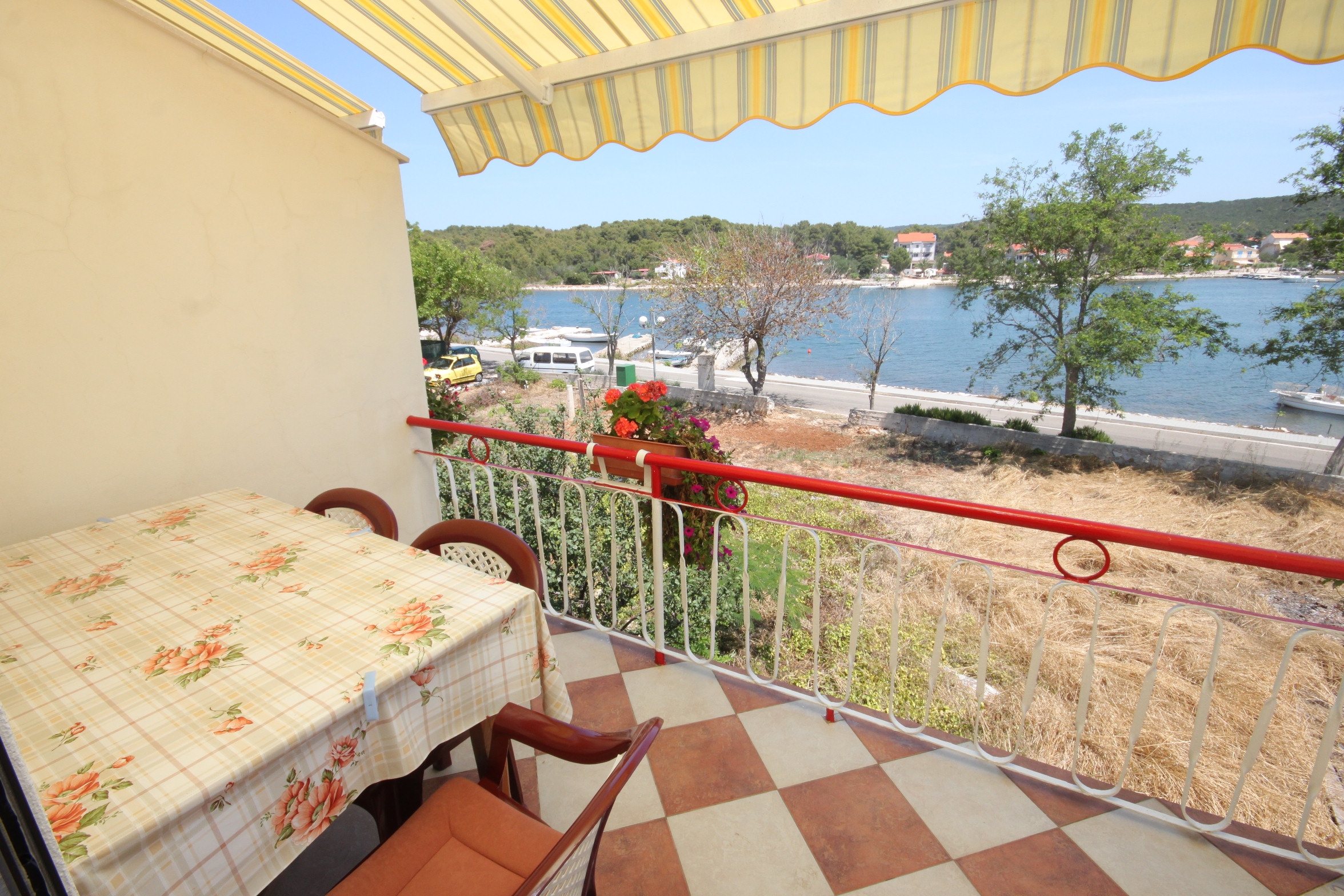 Two bedroom apartment near beach Veli Rat, Dugi otok  A-b