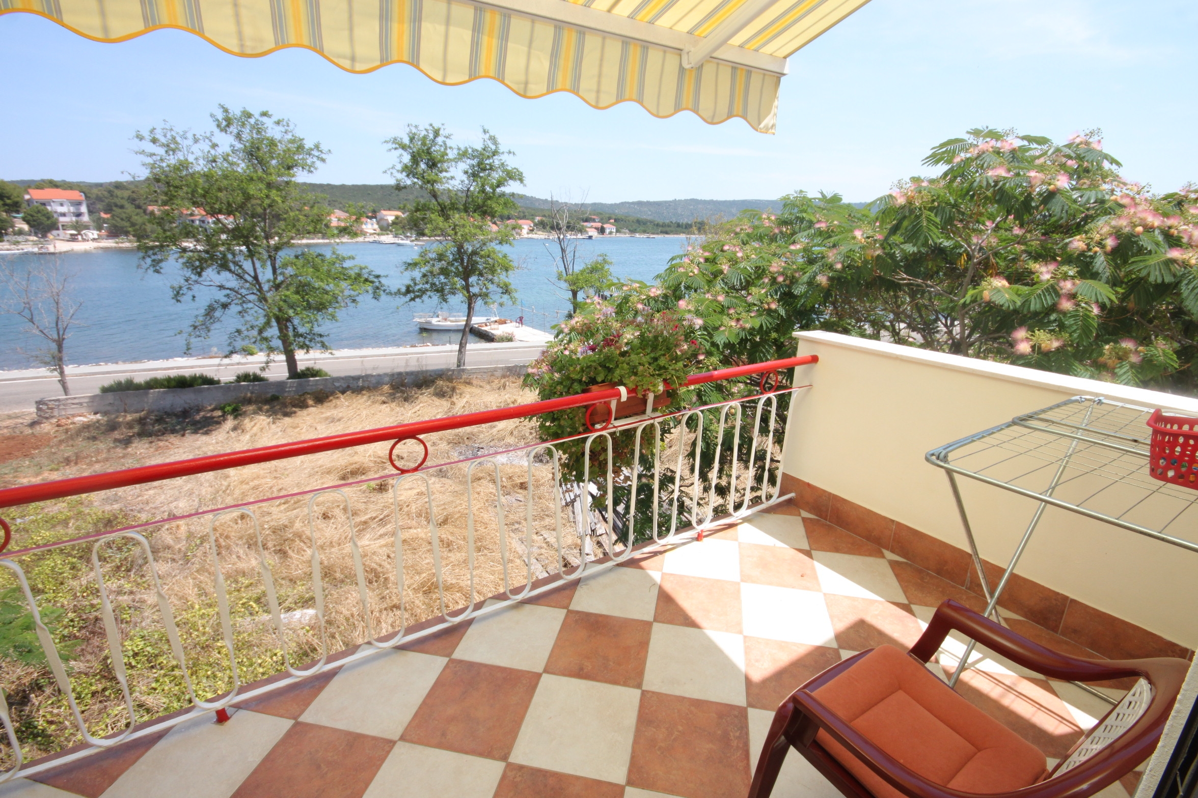 Two bedroom apartment near beach Veli Rat, Dugi otok (A-437-b)