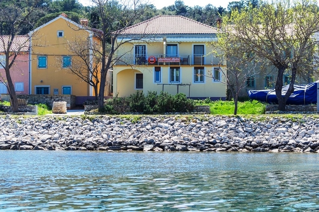 Dvosobni apartma ob morju Veli Rat, Dugi otok  A-b