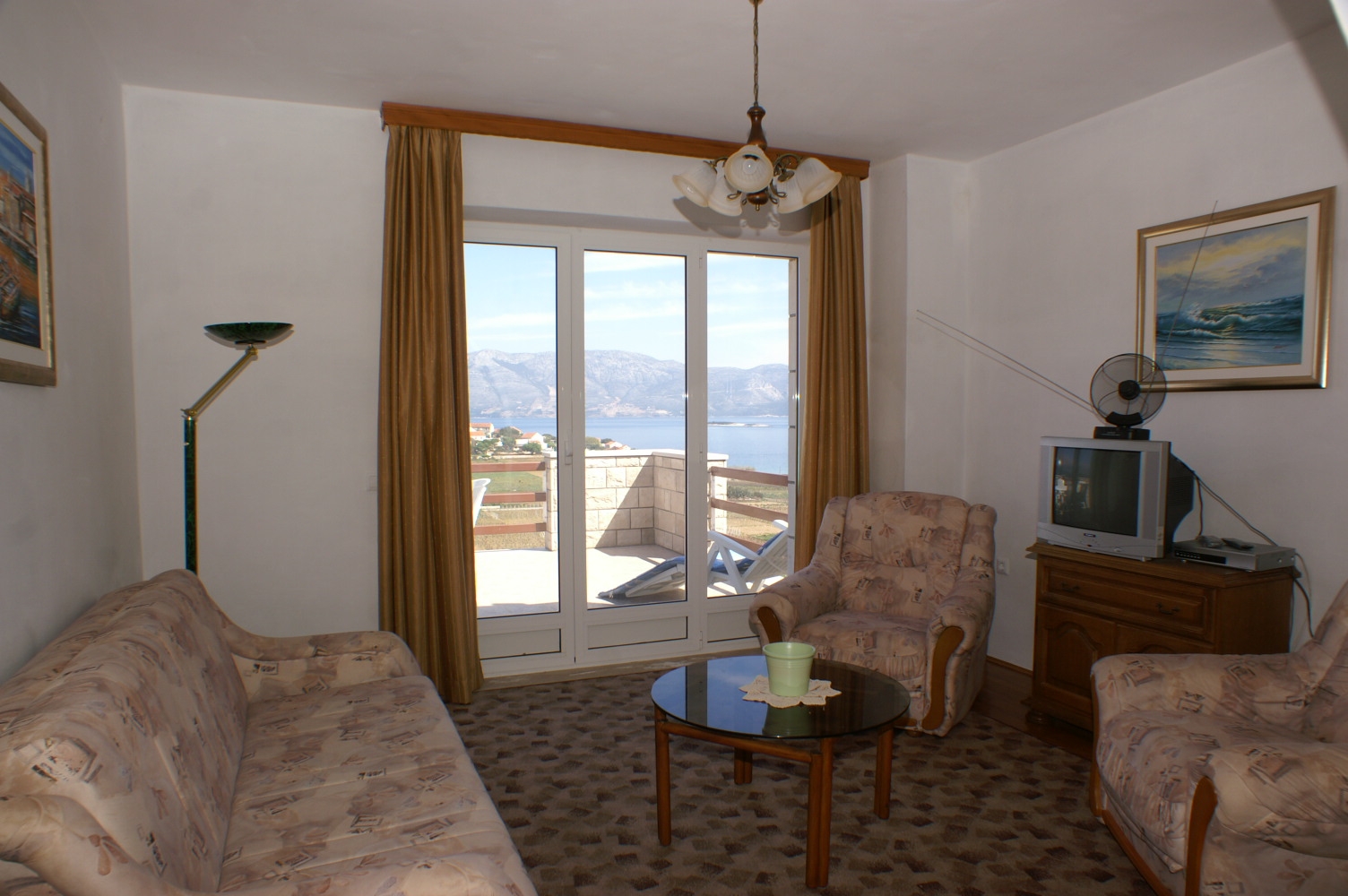 Appartement de deux chambres avec la terrasse et la vue sur le mer Lumbarda, Korcula (A-4370-a) Appartement de deux chambres avec la terrasse et la vue sur le mer Lumbarda, Korcula (A-4370-a)
