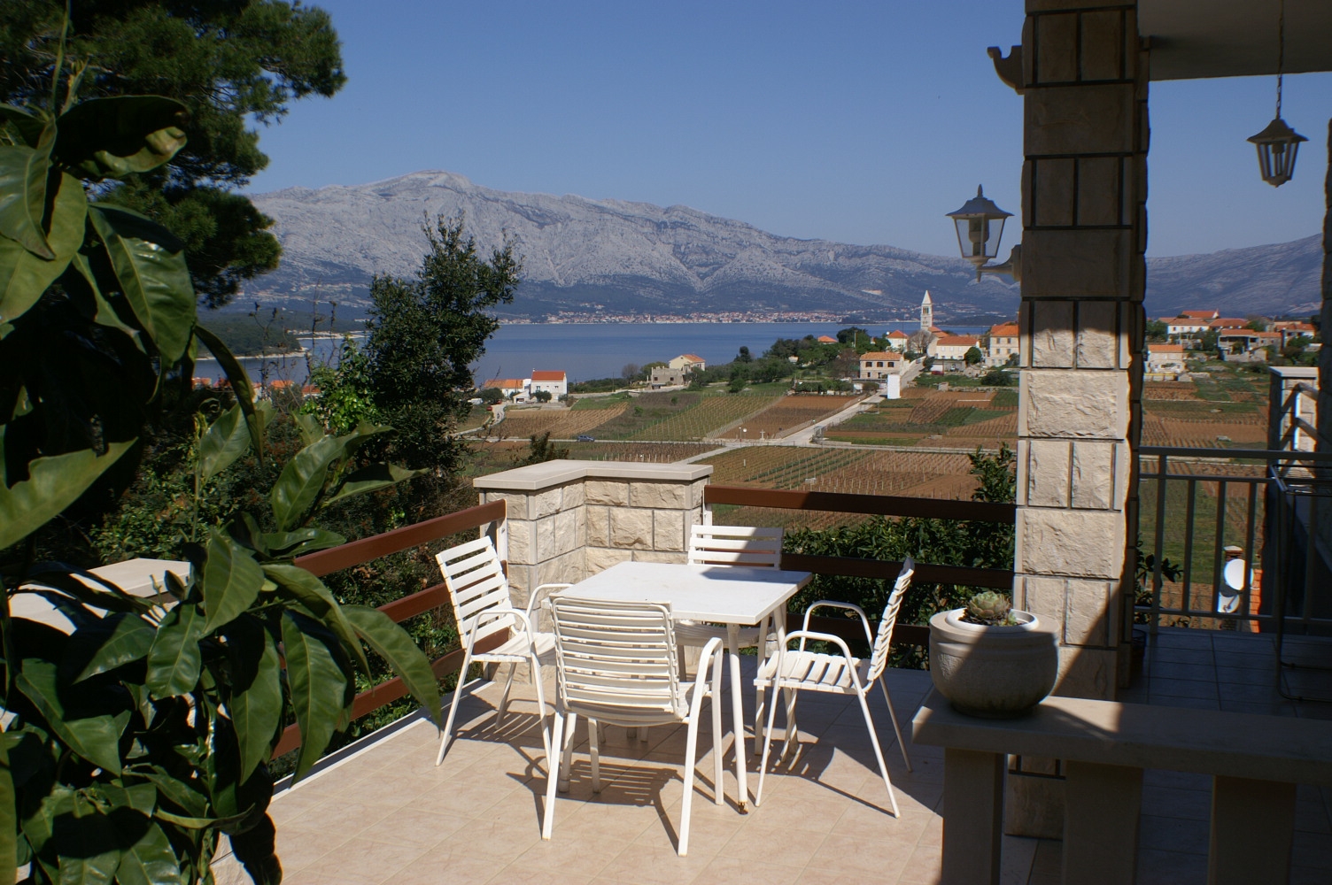 Two bedroom apartment with terrace and sea view Lumbarda, Korčula  A-b