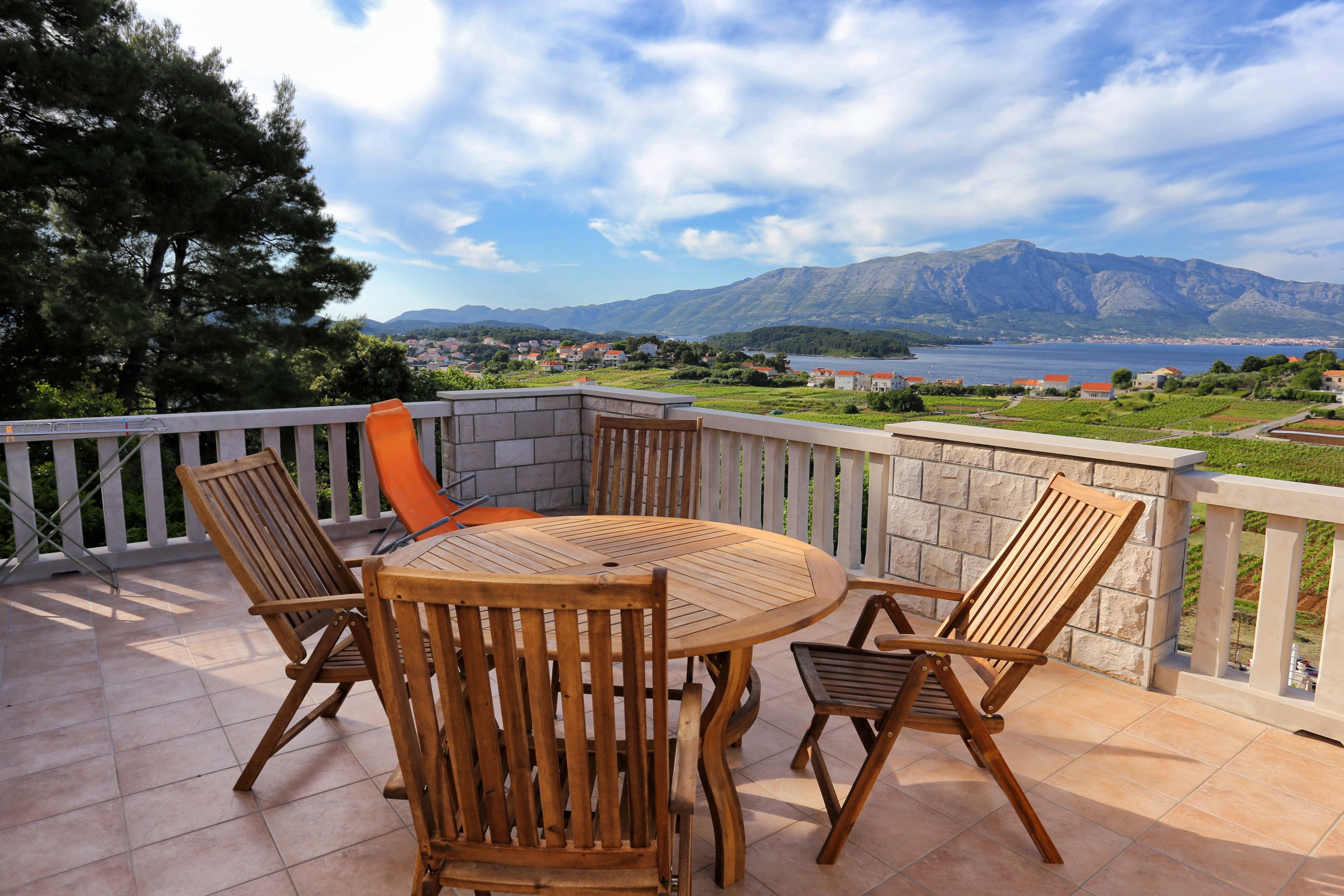 Two bedroom apartment with terrace and sea view Lumbarda, Korčula  A-b