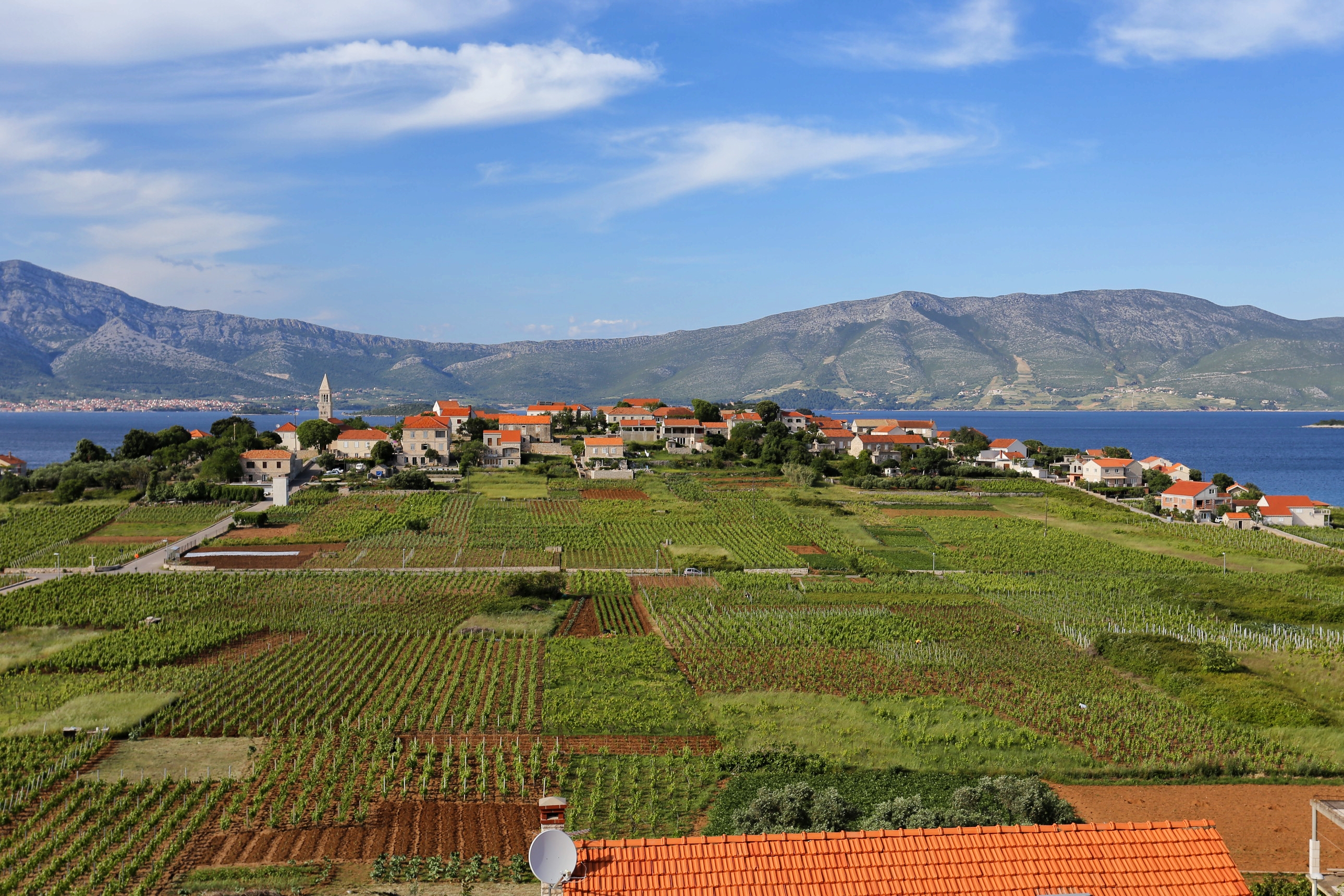 Two bedroom apartment with terrace and sea view Lumbarda, Korčula  A-b