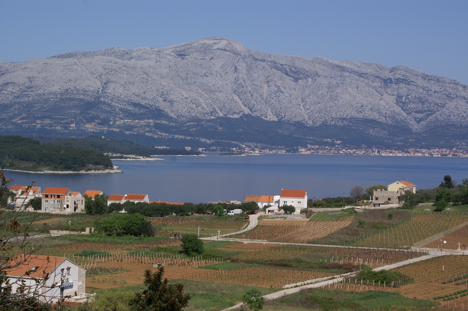 Two bedroom apartment with terrace and sea view Lumbarda, Korčula  A-b