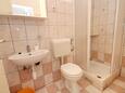 Ванная комната Lumbarda, Ванная комната в размещении типа apartment, Домашние животные допускаются и WiFi.