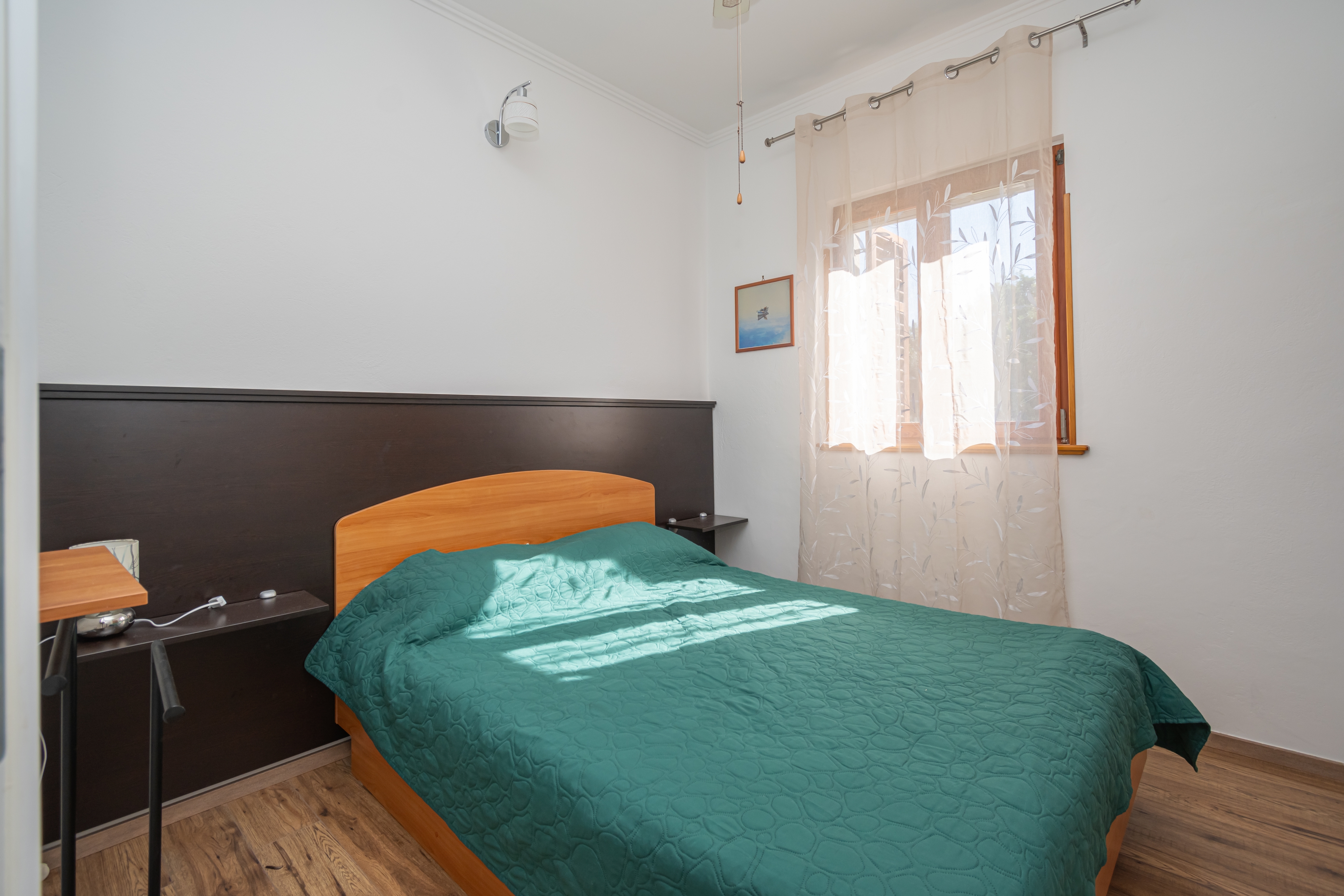 Two bedroom apartment near beach Veli Rat, Dugi otok  A-a
